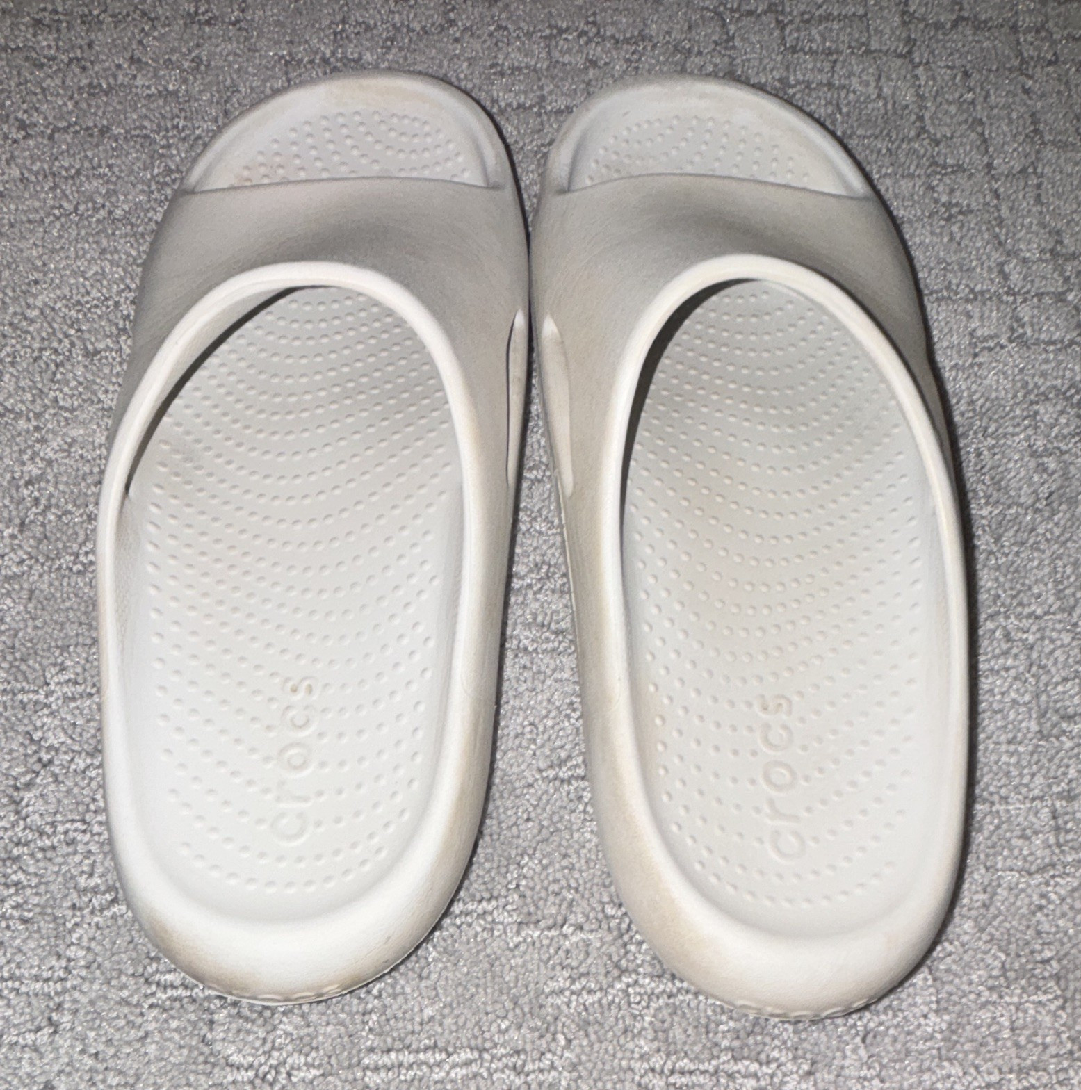 Crocs White Teens US Men’s 6, Women’s 8 Slide Sandals Slip-On Rubber Upper Logo