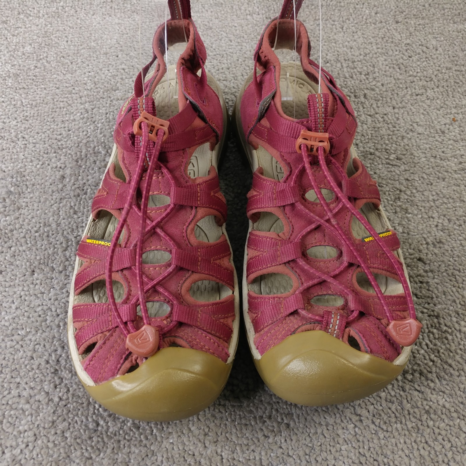 Keen Whisper Womens Size 9.5 Waterproof Sandals Red Burgundy Bungee Cord Shoes