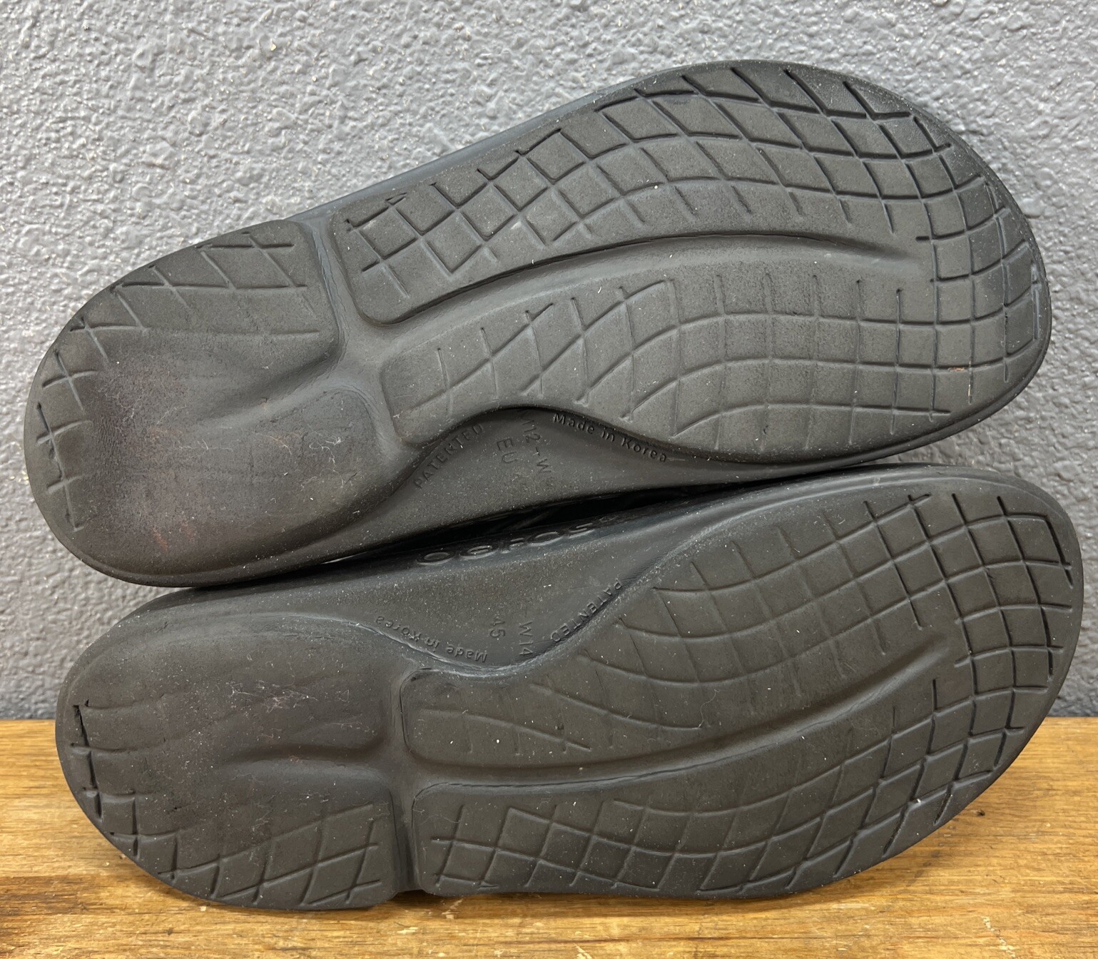 Oofos Men’s 12 Women’s 14 Oofos Original Sandals Flip Flops Black