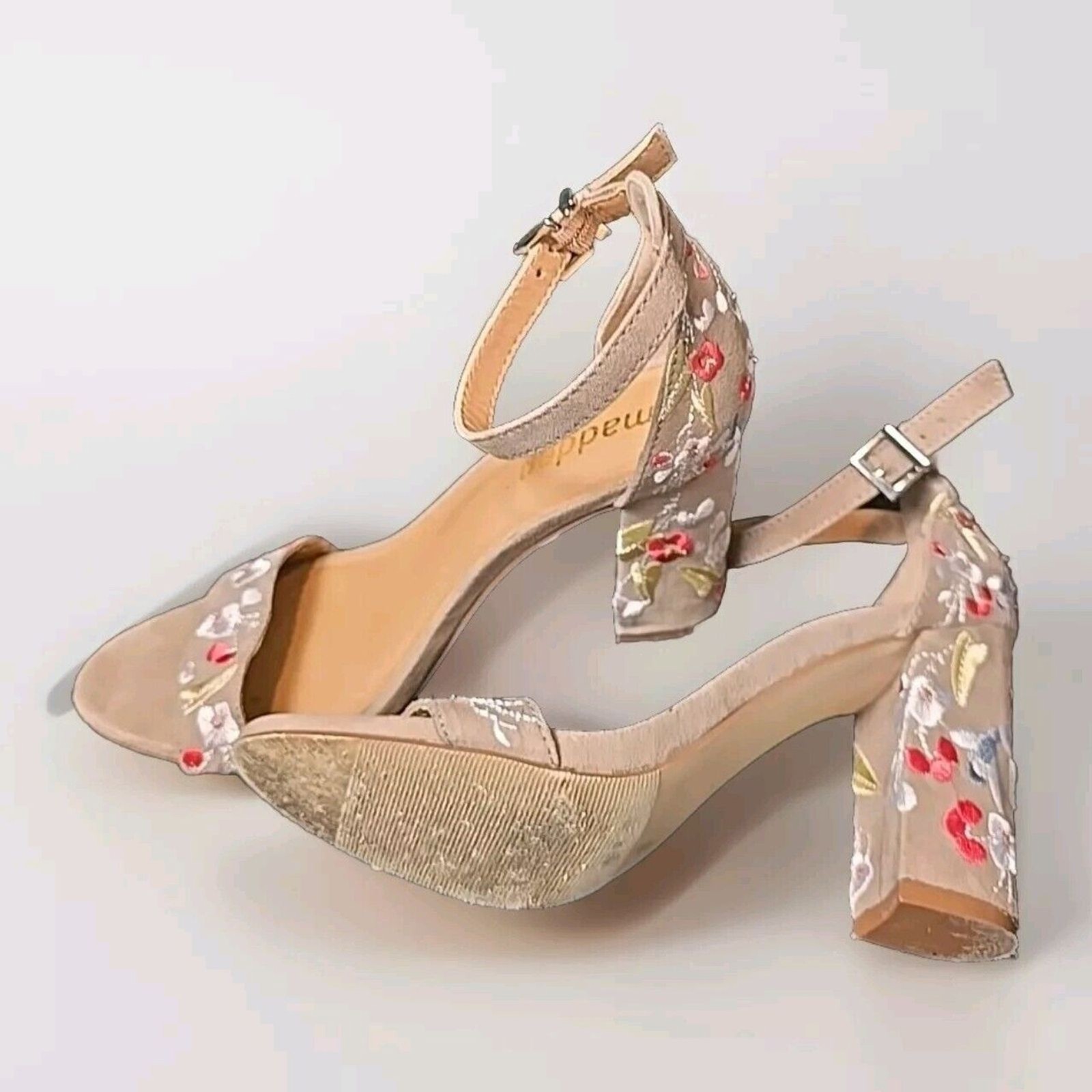 Madden NYC Brigid Womens Block Heel Sandals Size 6 Embroidered Spring Summer