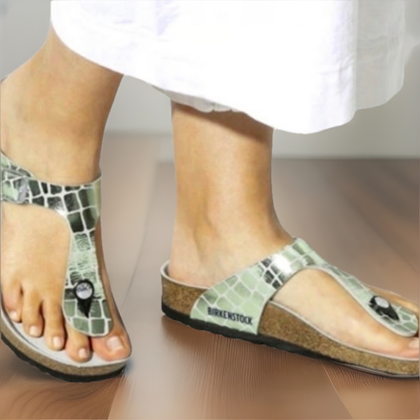 Birkenstock Crocodile Embossed Teal Green Gizeh T Strap Size 8