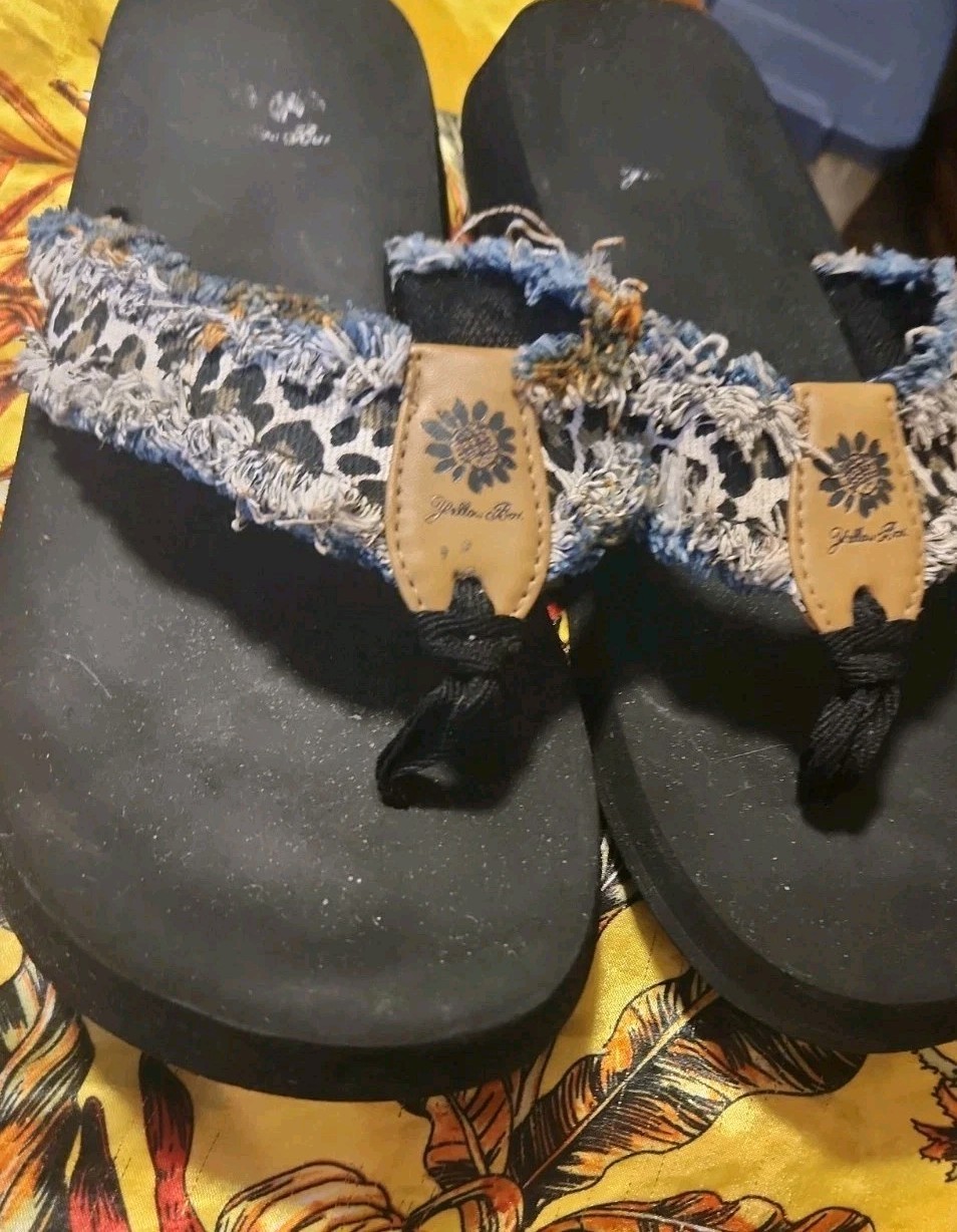 Yellow Box Fayth Denim and Leopard Flip Flops size 10