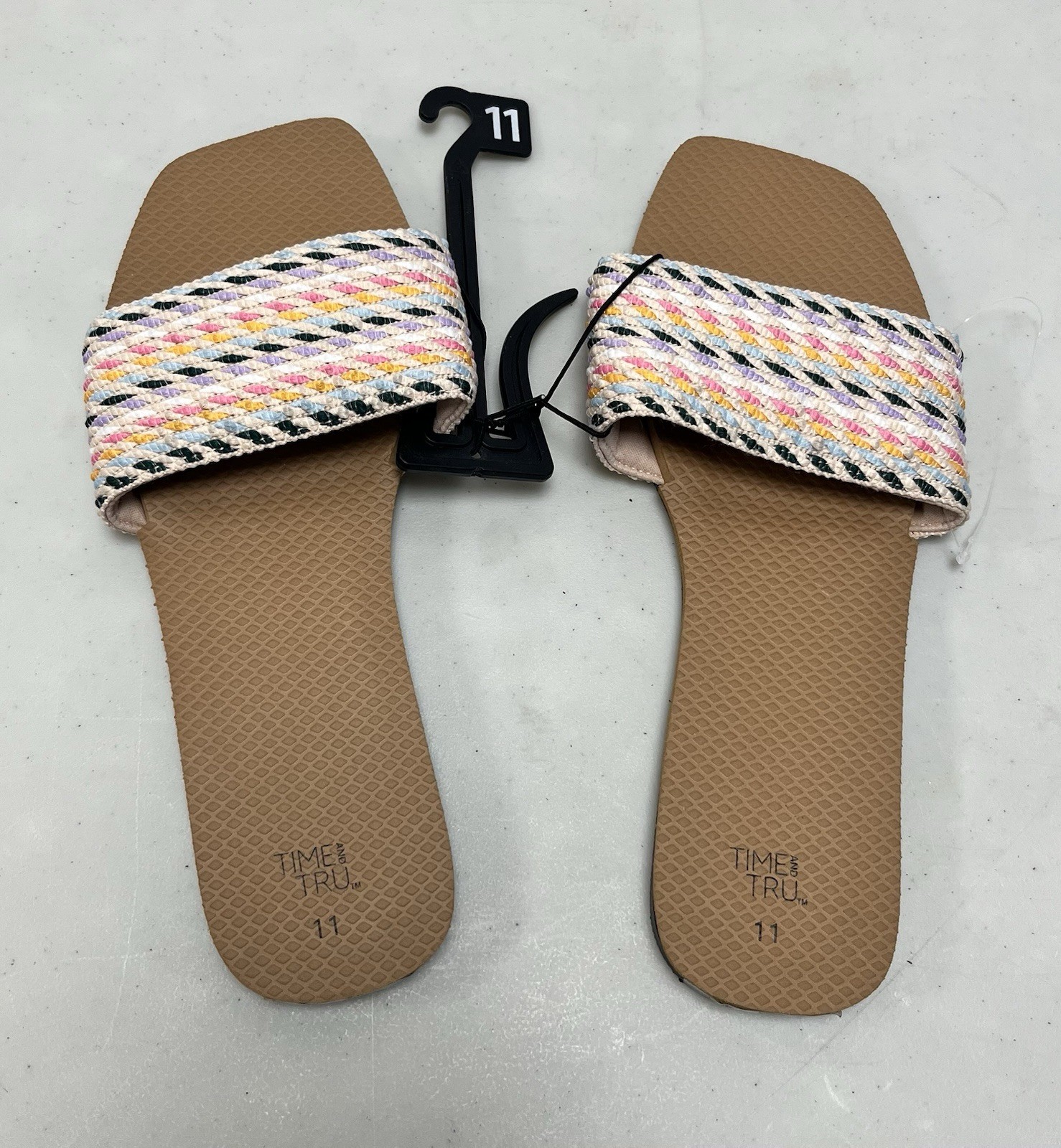 New Cute/Adorable/Sweet/Cottage Woven Slides Size 11 Beige Multicolor 🤍