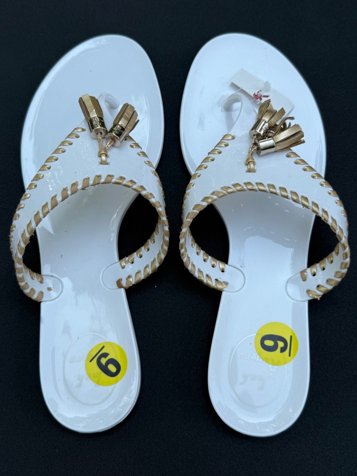 Women’s Thong Sandals 9M White with Gold Trim Tassels Jack Rogers (Alana) NWT