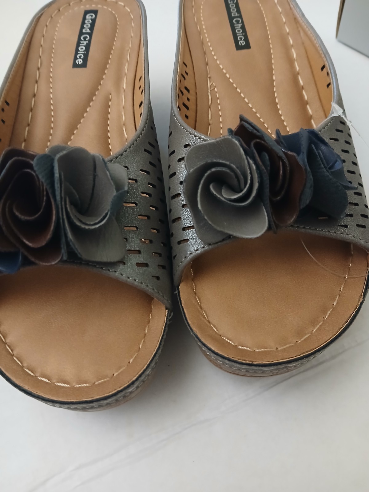 Good Choice Size 7 Platform Flower Sydney Wedge Slide Sandals Gray