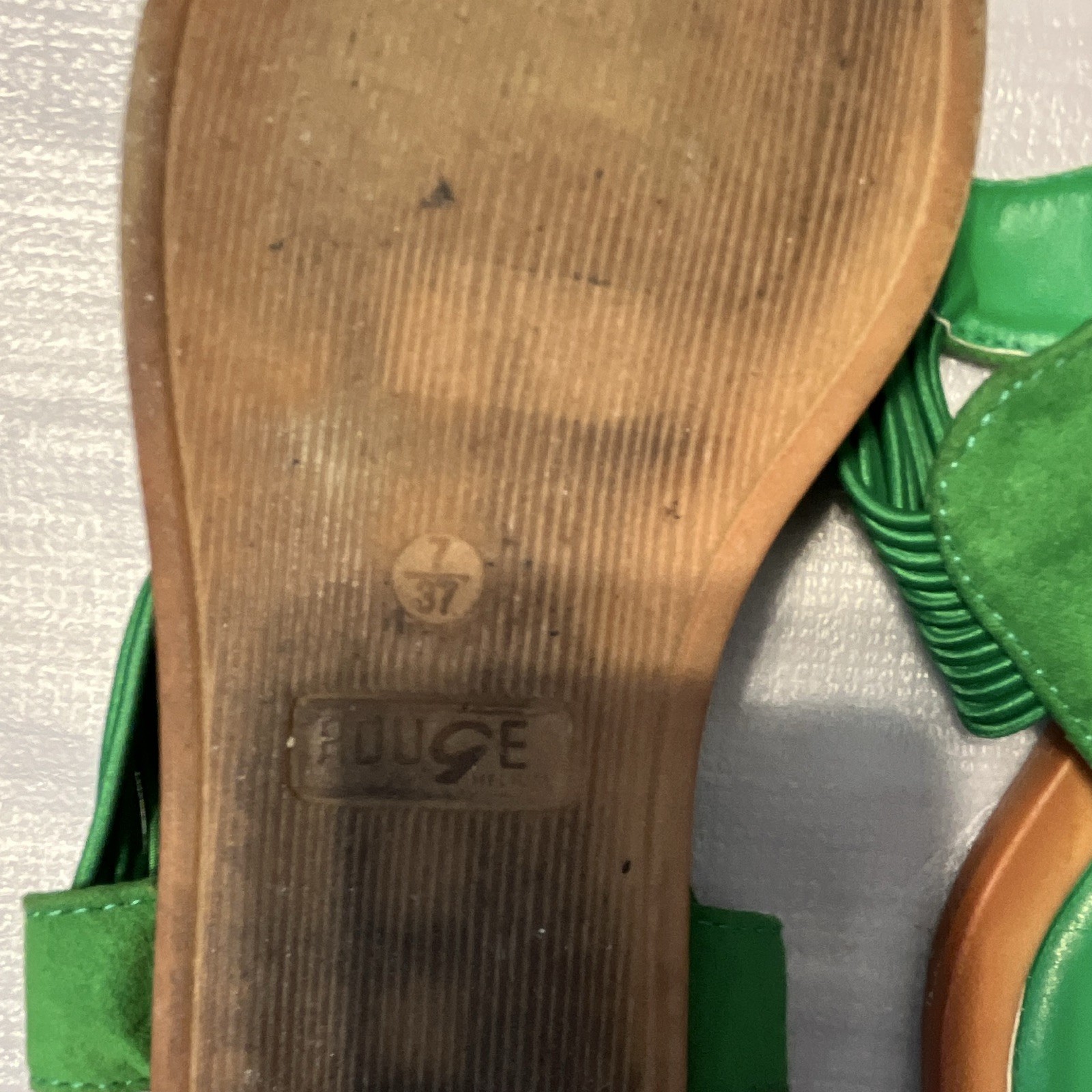 Rouge Women’s Suede Thong Sandals Green Solid Slip-On Straps Casual US 7
