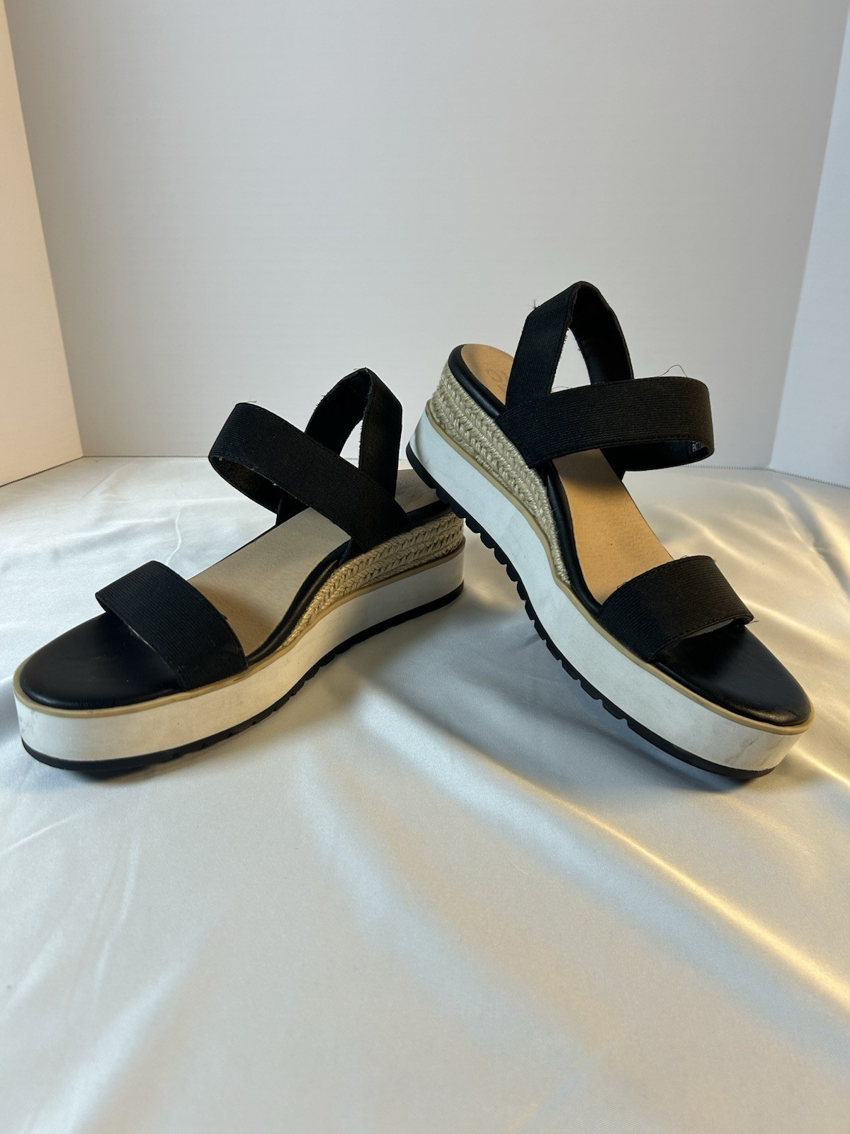 Madden NYC Talla Wedge Strappy Sandals Black Women’s Size 8 Spring Summer Wear