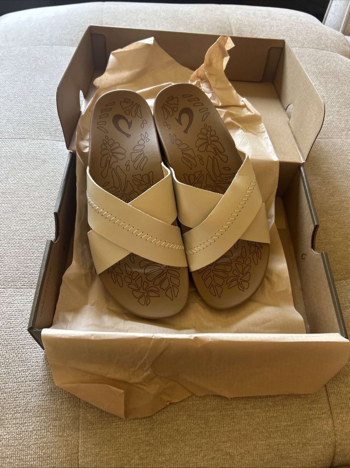 OluKai Women’s Kipe’a ‘Olu Sandals Color: Tan