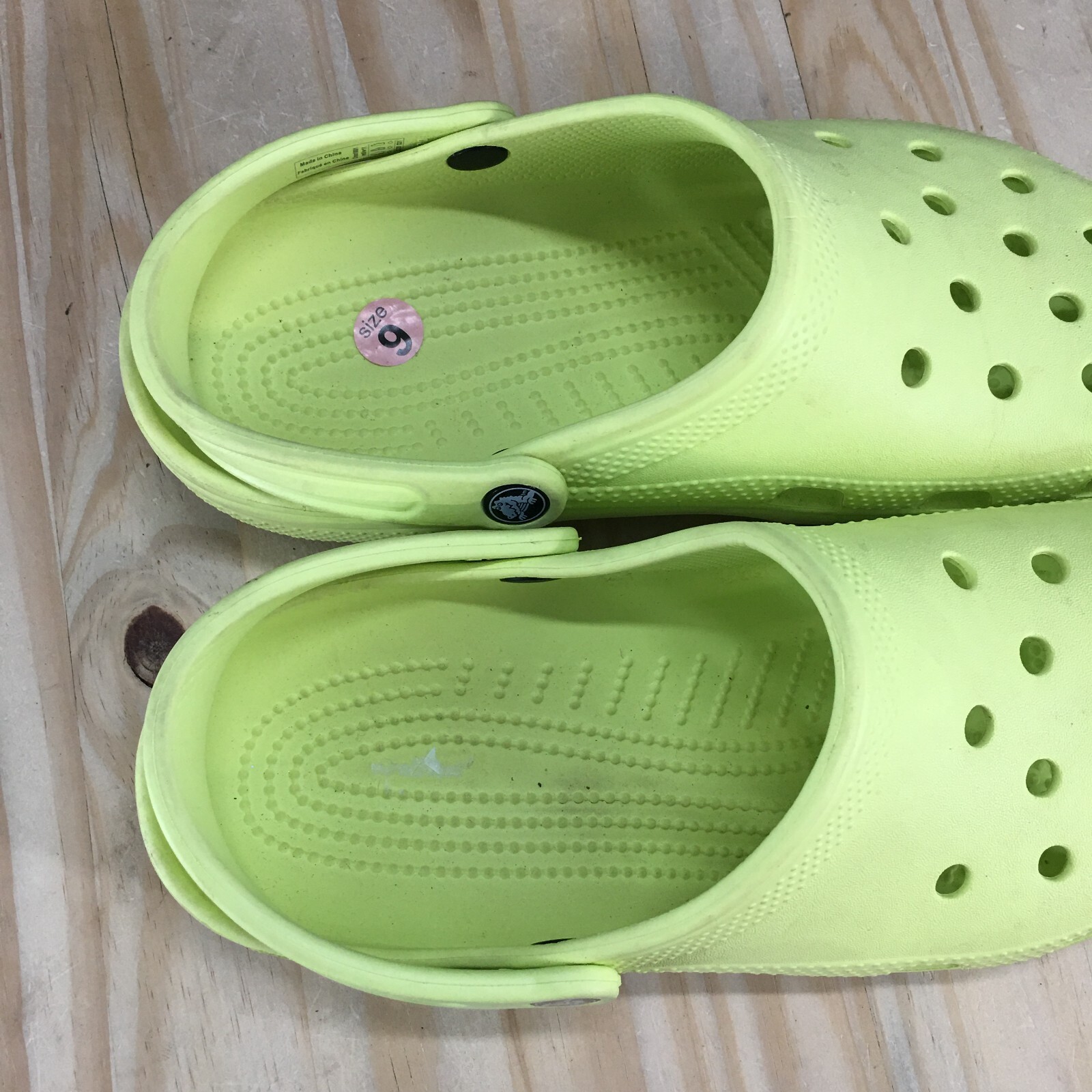 Crocs Sandal Womens 11 Yellow Daylily Classic Clogs Slingback Cut Out Comfort
