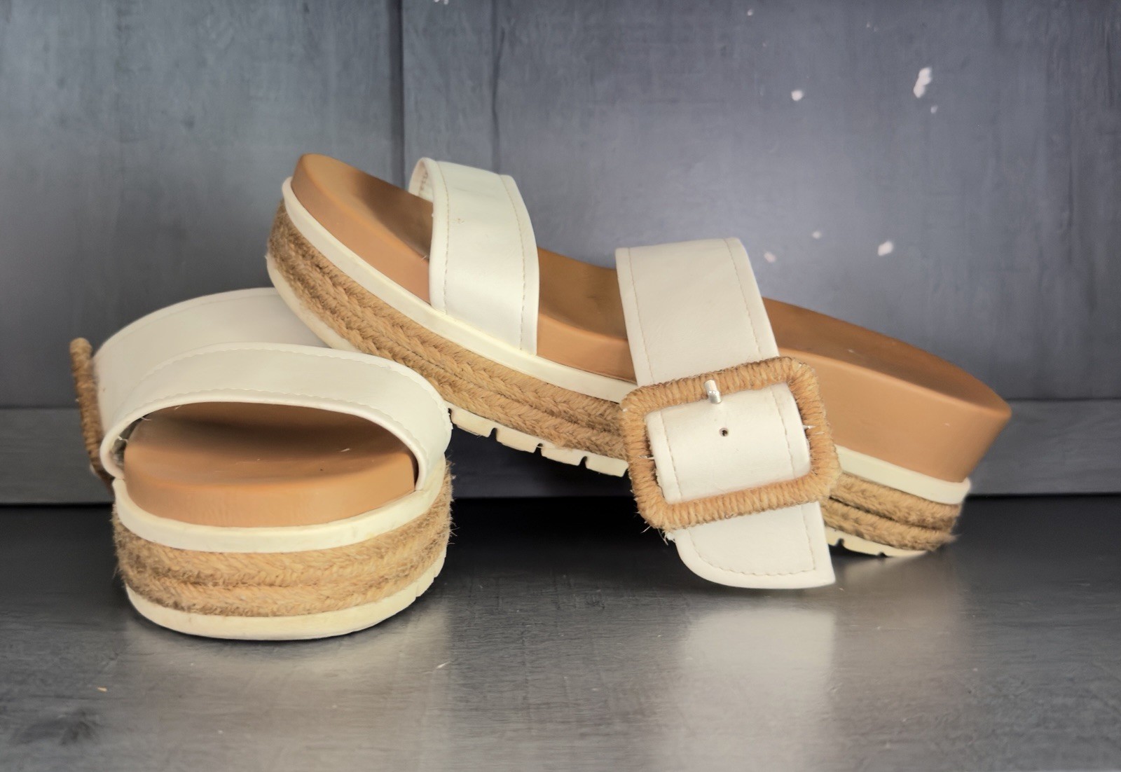 Women’s White Solid Slide Sandals Buckle Closure Adjustable Strap Casual