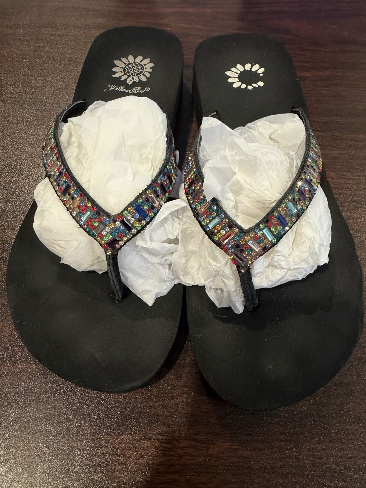 Women’s Yellow Box Beautiful Assortment of Rhinestone Colored Flip Flops Size 7