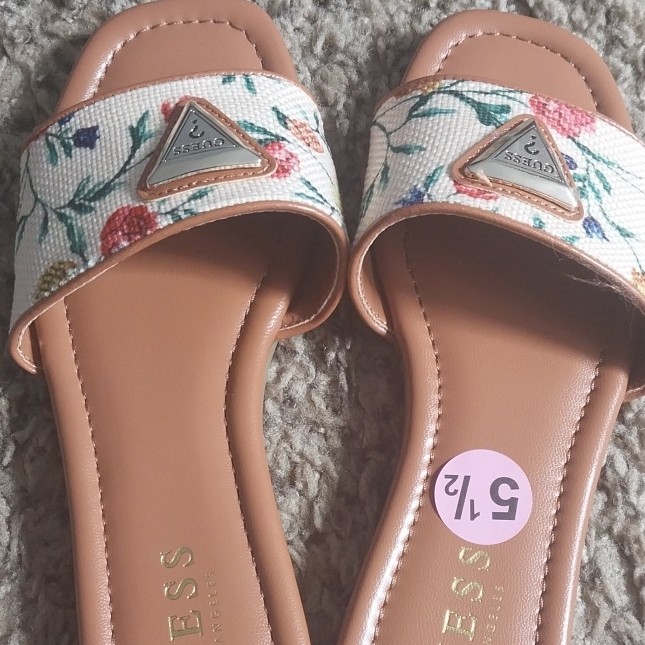 GUESS Women’s Slide Sandals Floral Logo Slip On Beige Multicolor Flat Casual 5.5