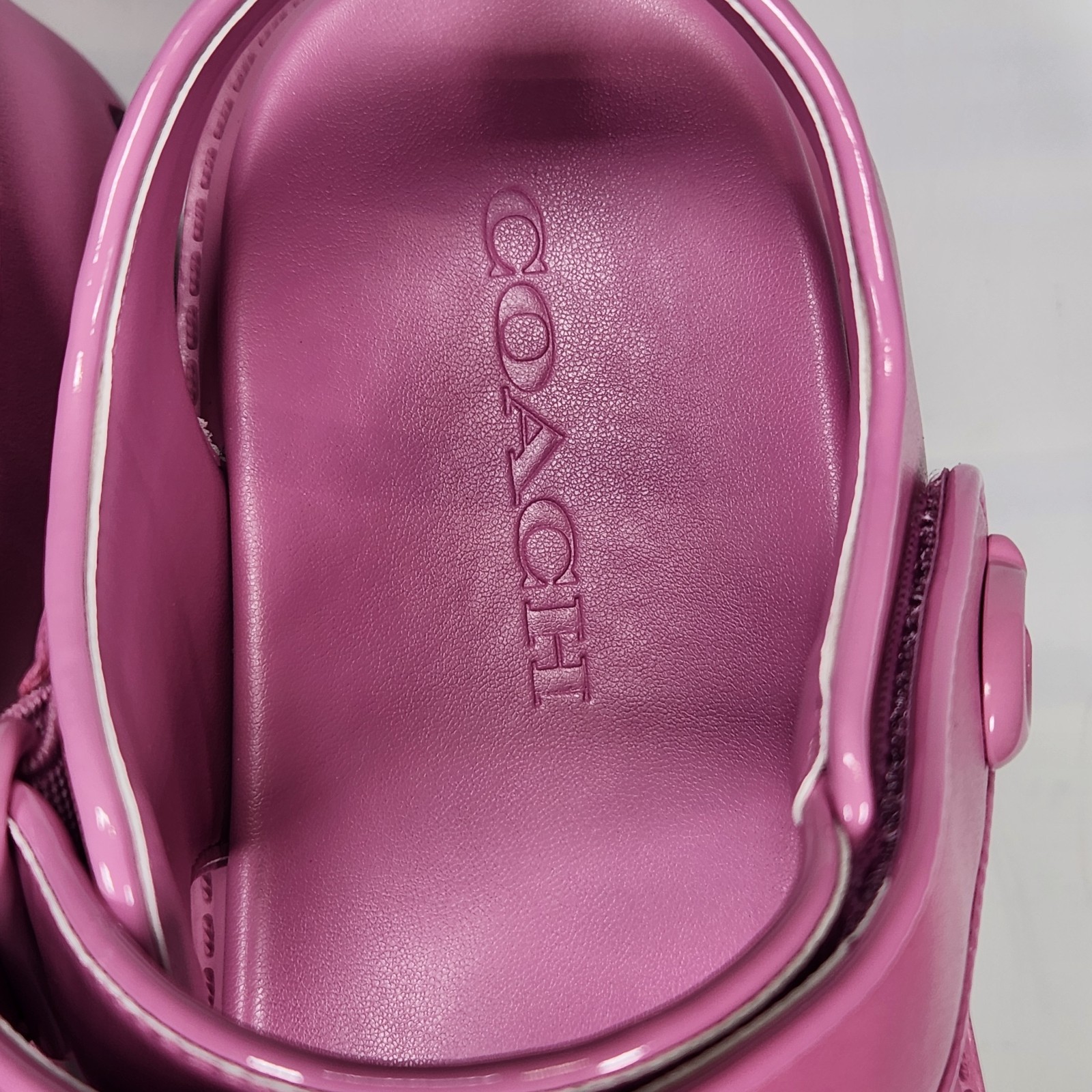 Size 8.5 – Coach Brynn PLATFORM – 2.25″ Heel / 1″ Platform – Fuchsia Leather