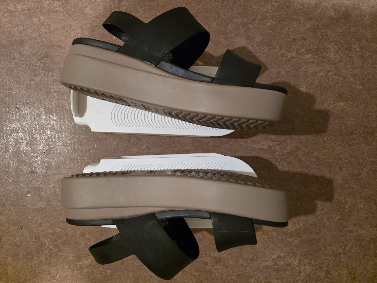 Crocs Brooklyn Low Wedge Sandals Womens Size 10 Black Strappy Comfort Platform