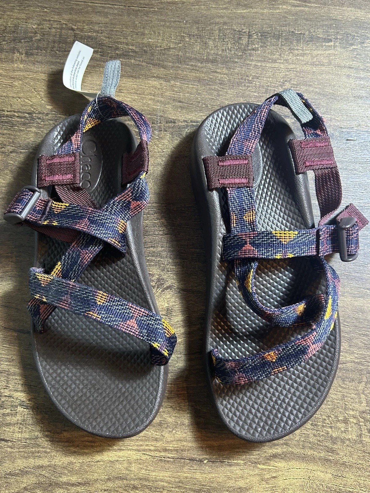 Chaco Classic Sandals Women’s Size 5 Burgundy Geometric Strap New