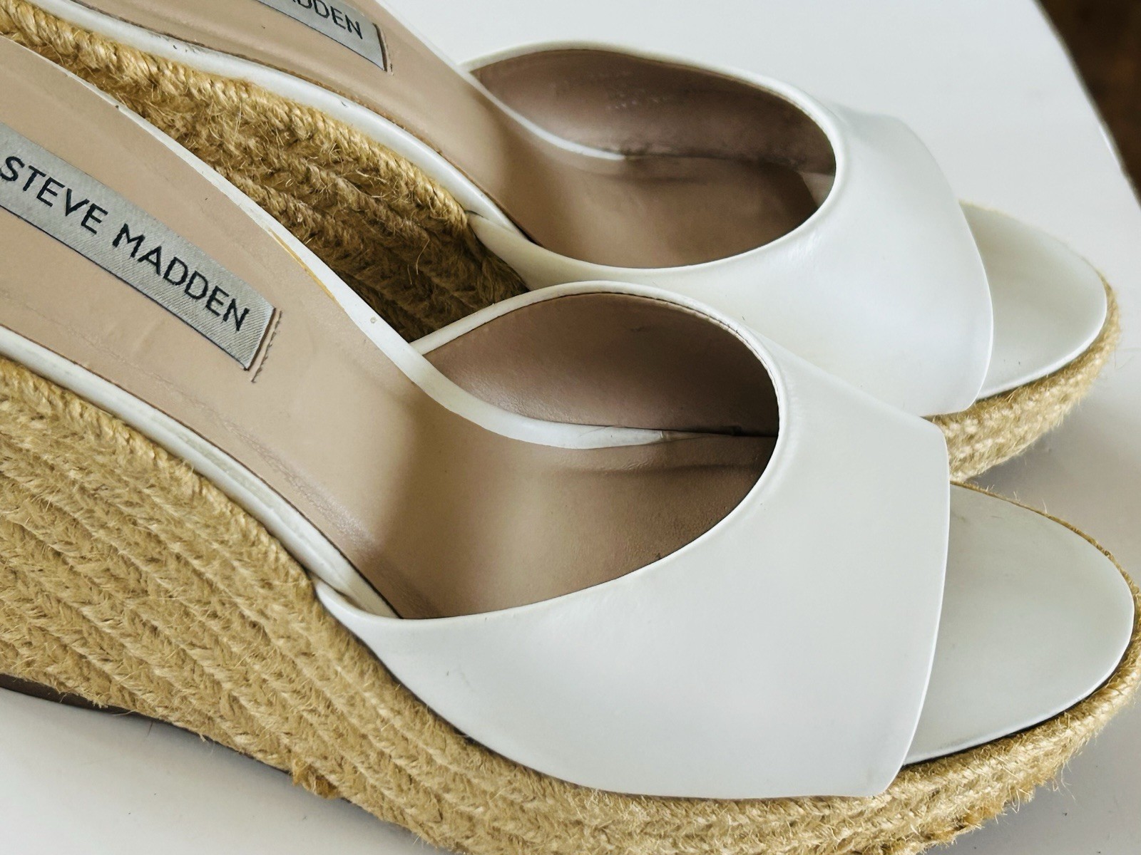 9B Steve Madden White Leather Rope Wrapped Wedge Heel Platform Sandals