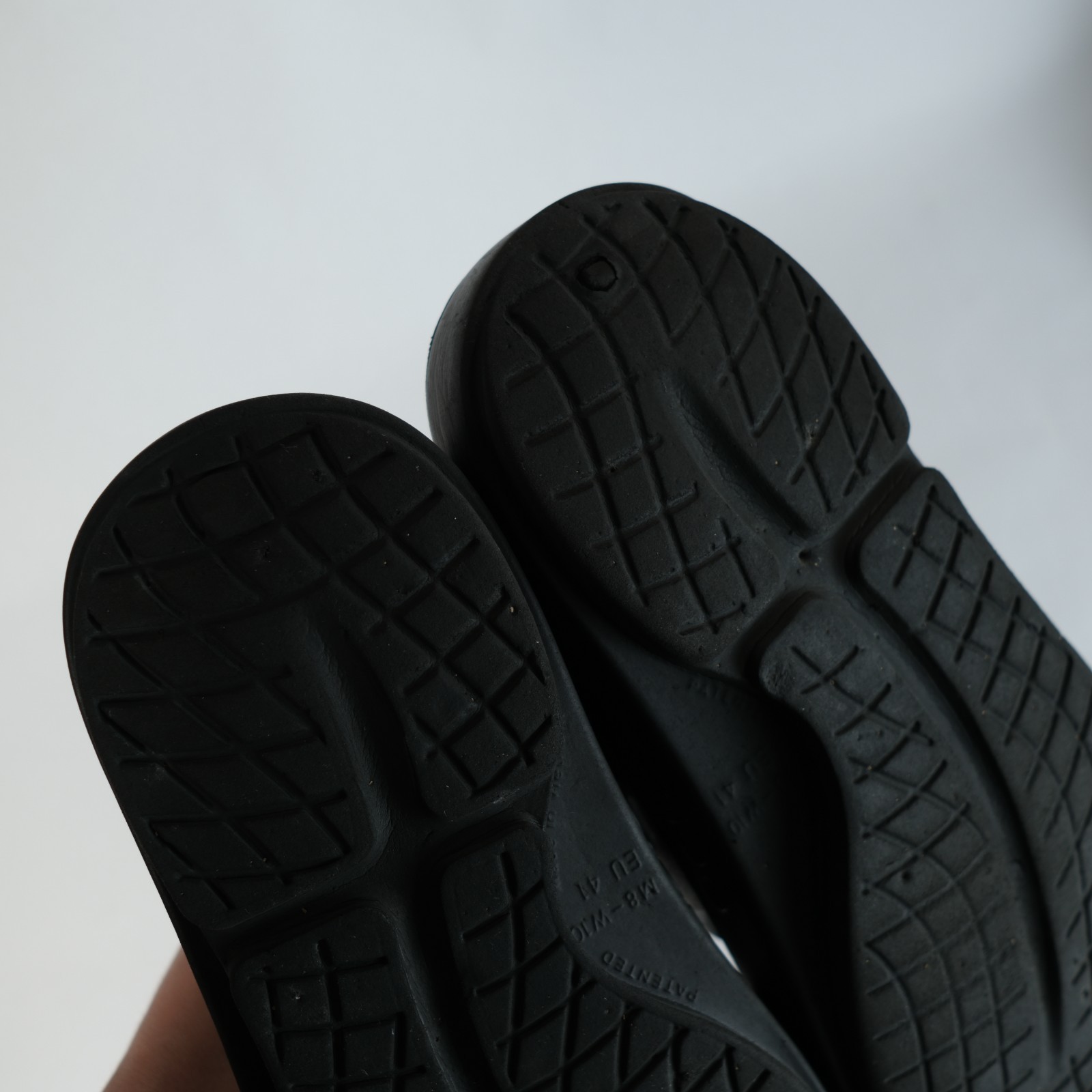 OOFOS Original Sport Sandals Recovery Thongs Men’s 8 Women’s 10