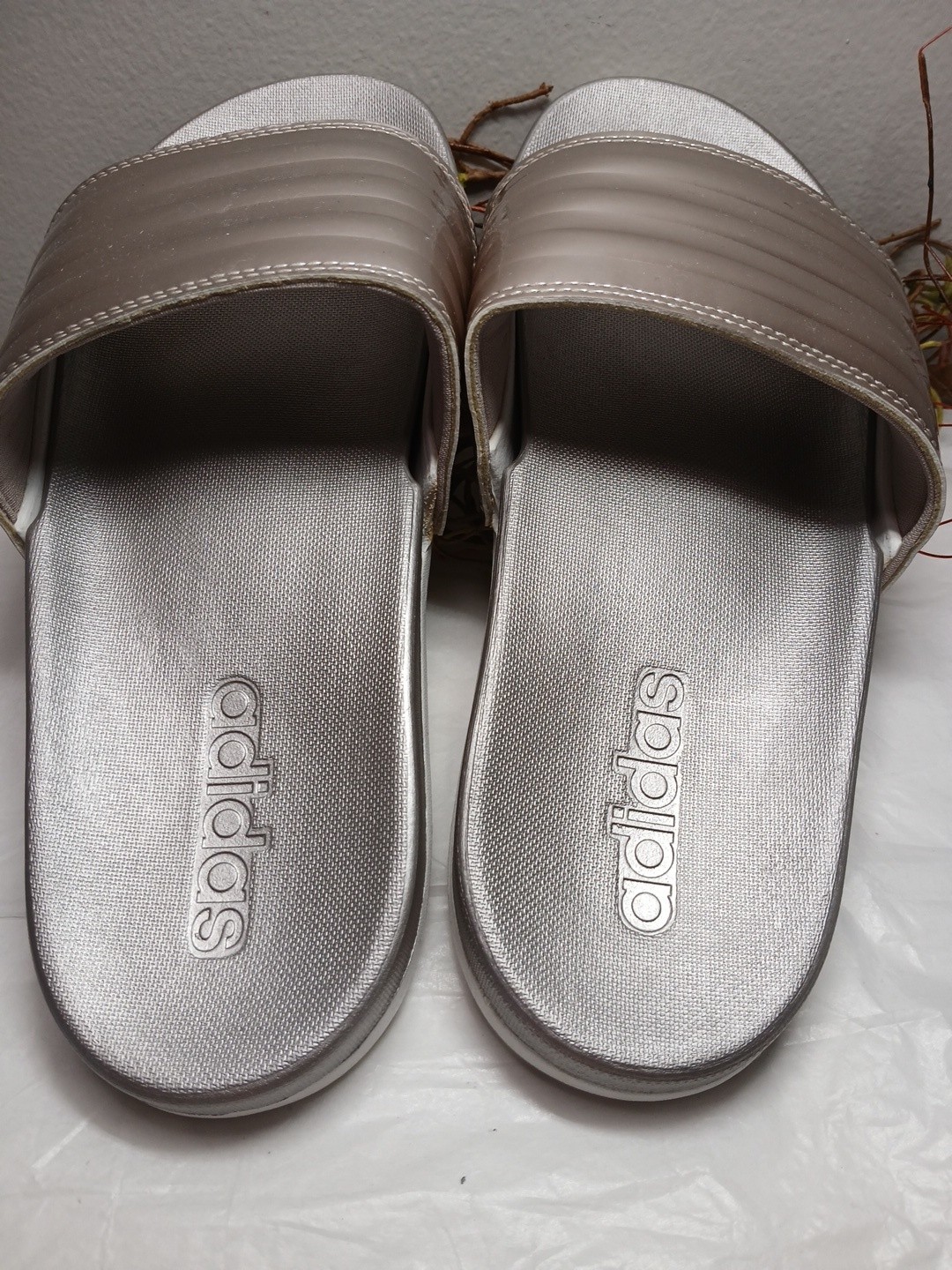 Adidas Adilette Comfort Slide Sandals Silver Metallic Womens US Size 7 EUC