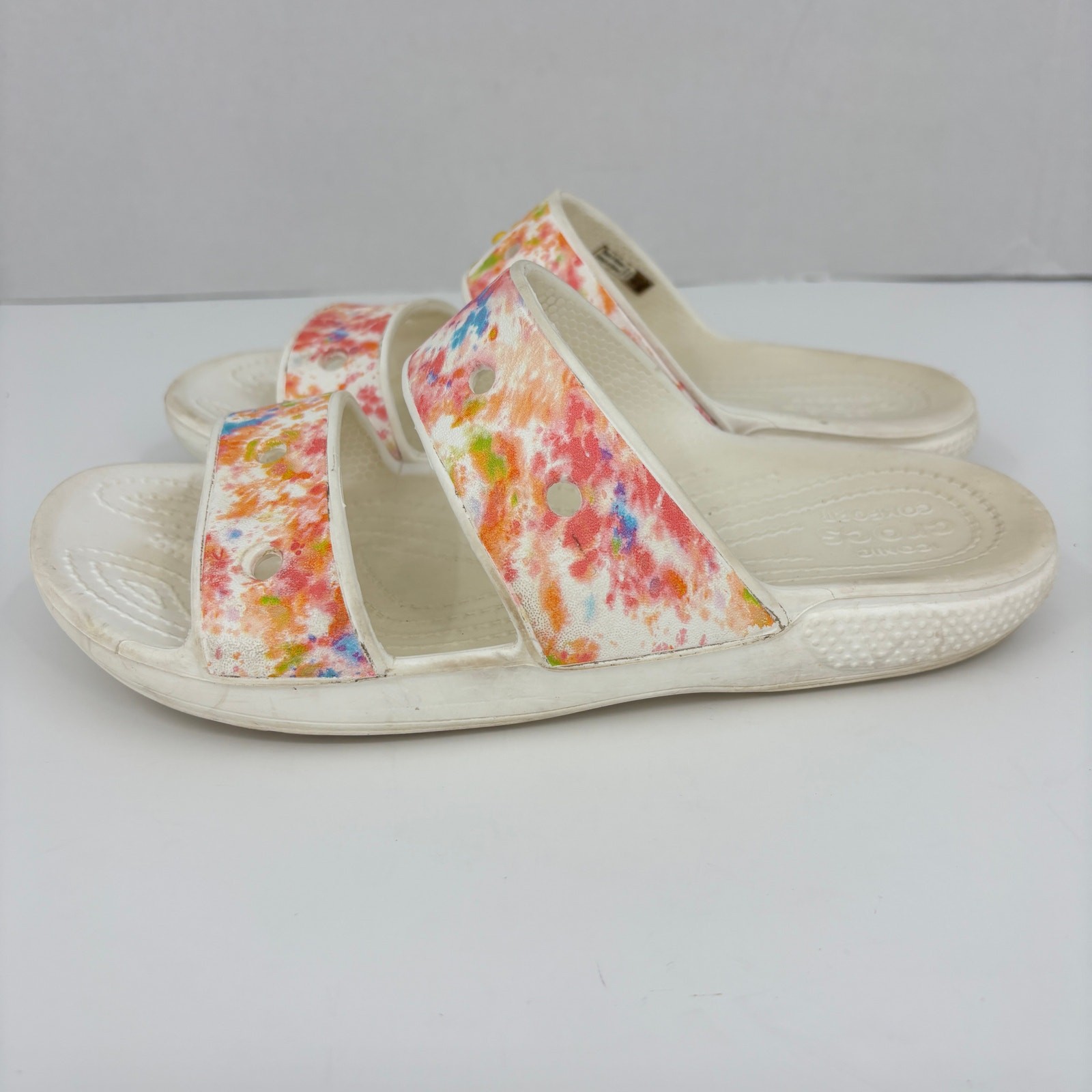 Crocs Slide Sandals Size 8 White Tie Dye Splatter Print Iconic Comfort Care Bear