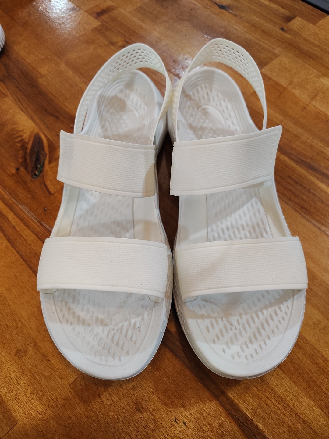 Crocs Literide Sandals Ivory Strap Womens Size 10 Basically New Only Tried On