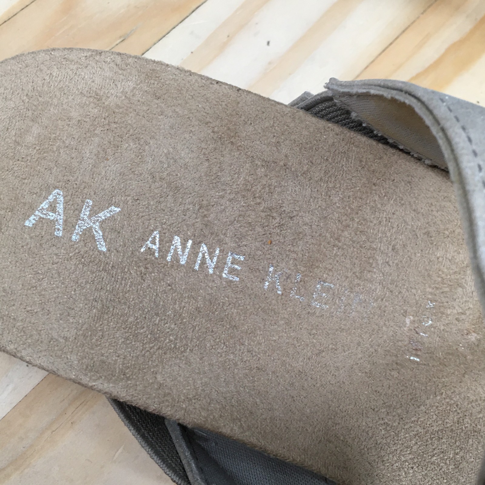 Anne Klein Dobbie Sandals Womens 7.5 Rhinestone Slip On Z-Strap Slide Gray