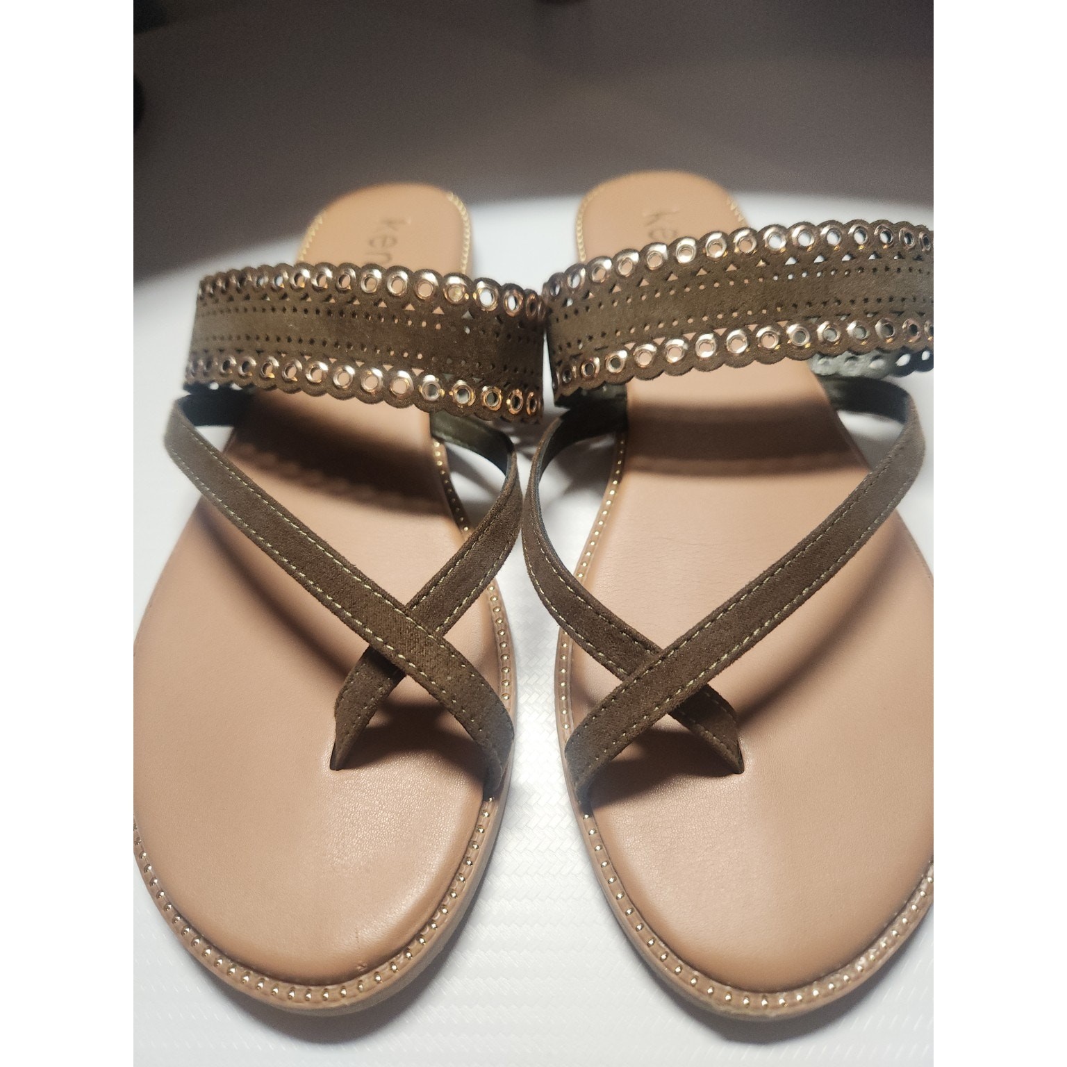 Kensie Maddy Olive Thong Slide Sandals Women’s Size 8 Grommet Boho
