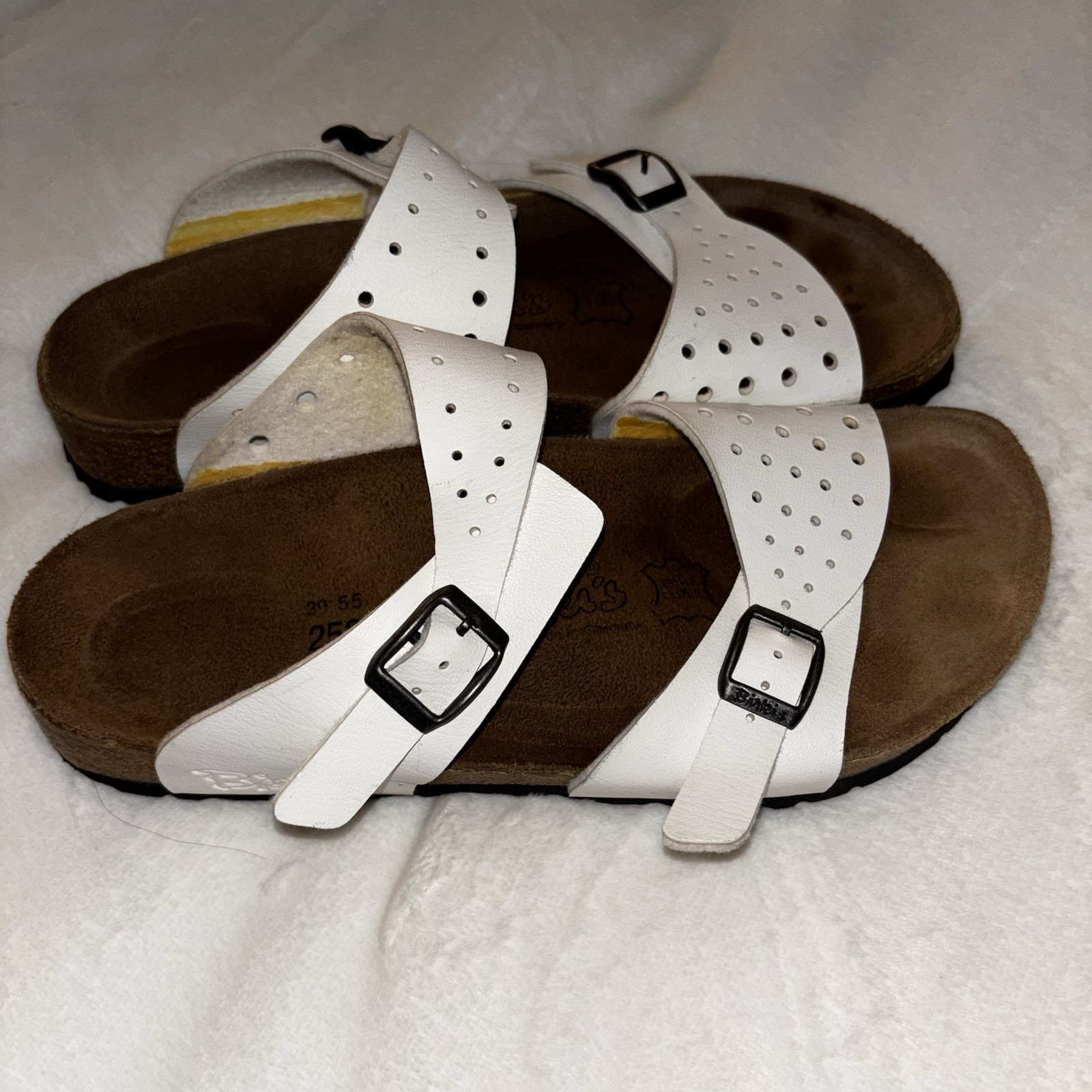 Birkenstock Birki’s Freeport White Perforated 2 Strap Sandals L8M6 Cork Sole