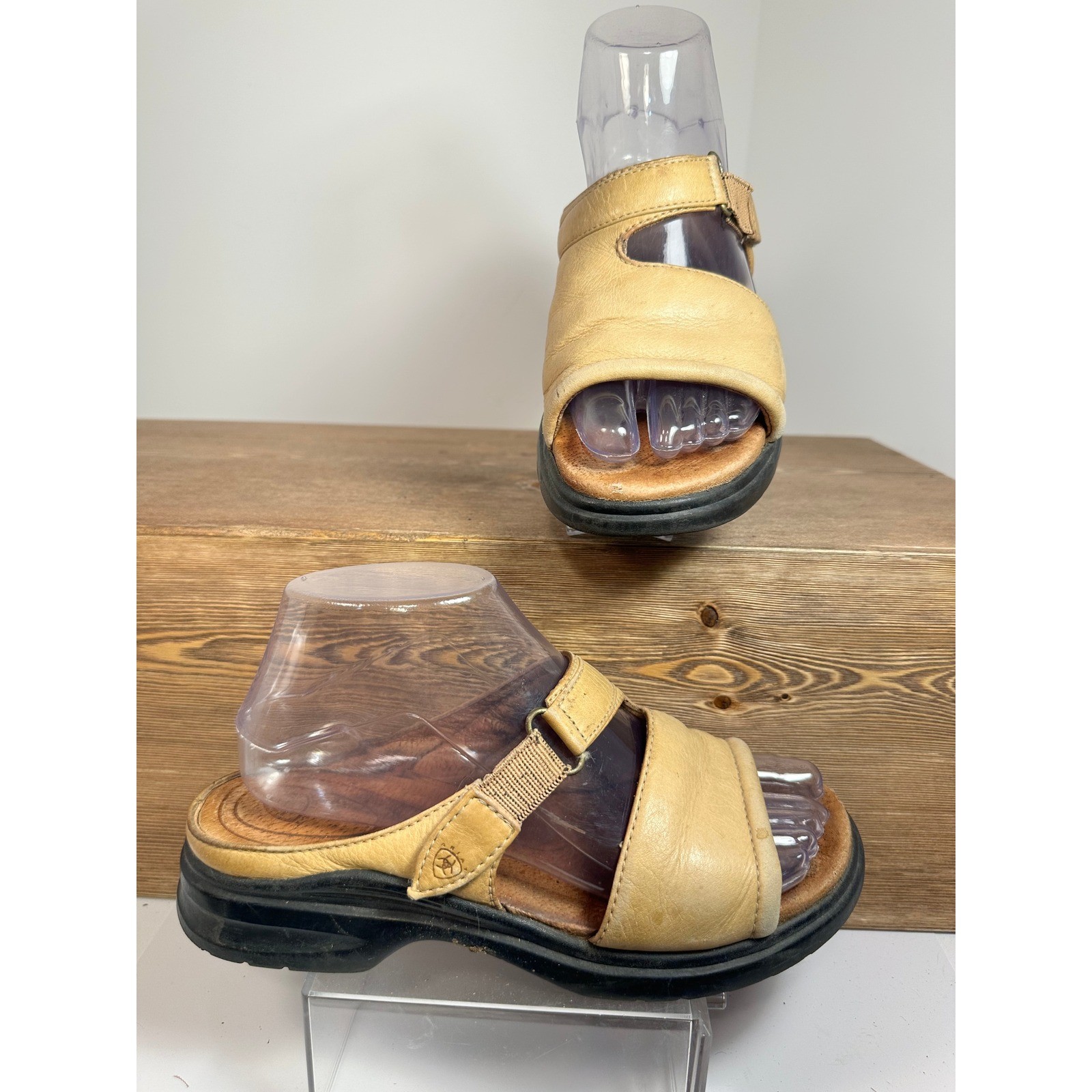 ARIAT Leather Sandals Womens 7B Tan Comfort Slides Western Casual Travel Boho