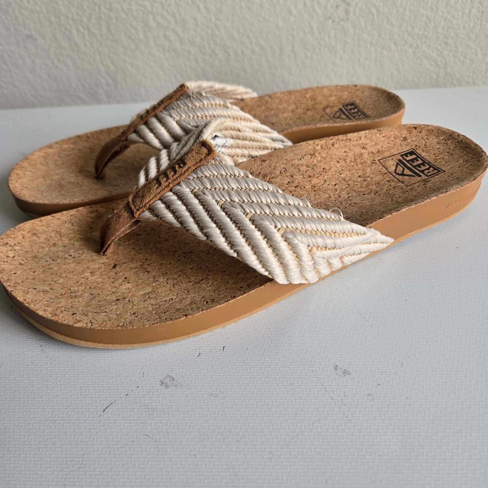 Reef Cushion Strand Womens 9 Cream Braided Rope Cork Footbed Flip Flop Sandals