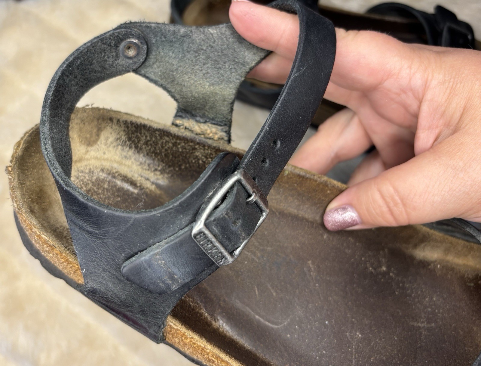 Birkenstock Women’s Size 8-8.5/39 Black Strappy Leather Soft Footbed Sandals