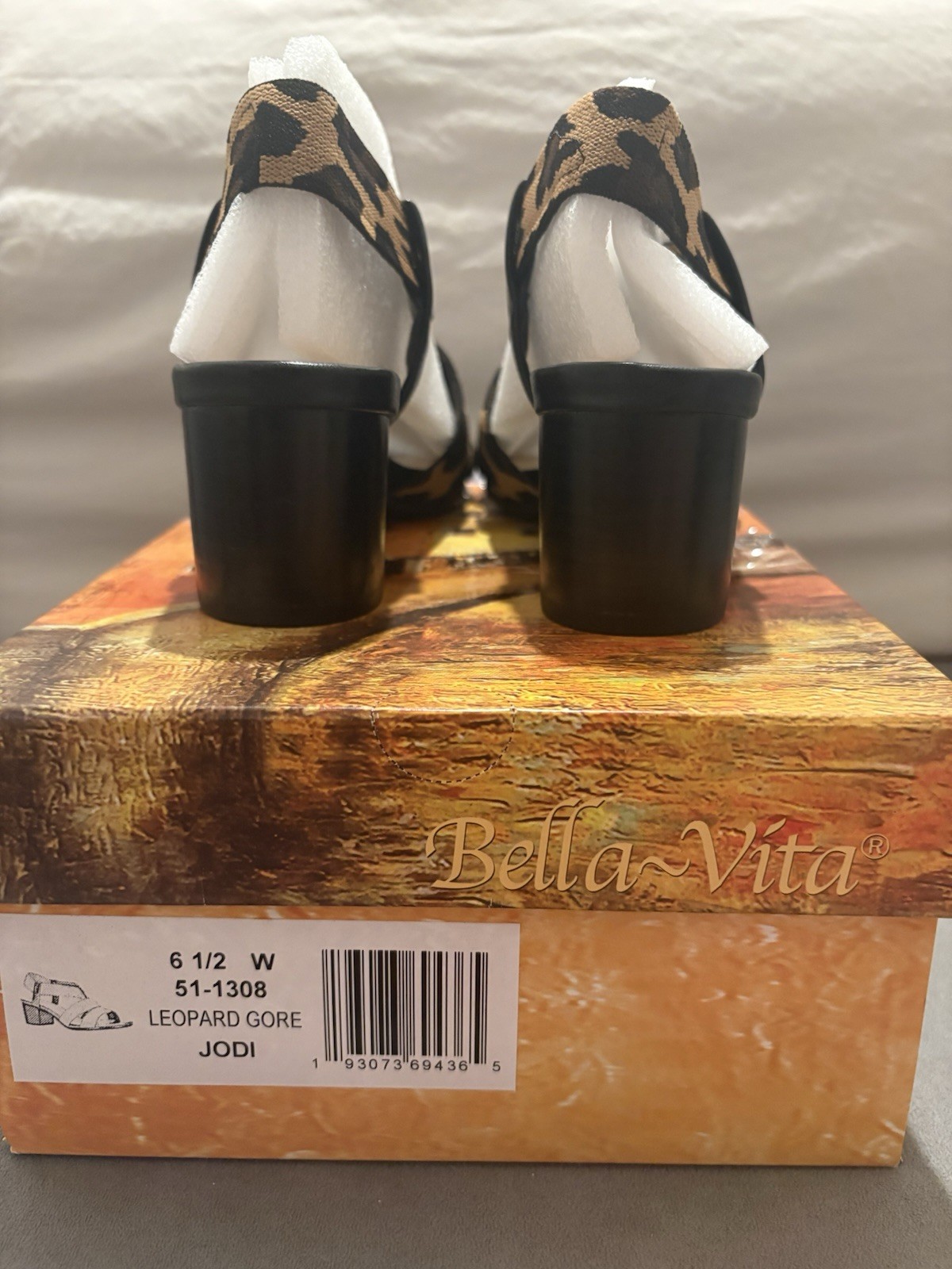 Bella-Vita Women’s Leopard Print Strappy Block Heel Slip-On Sandals US 6.5 W NIB