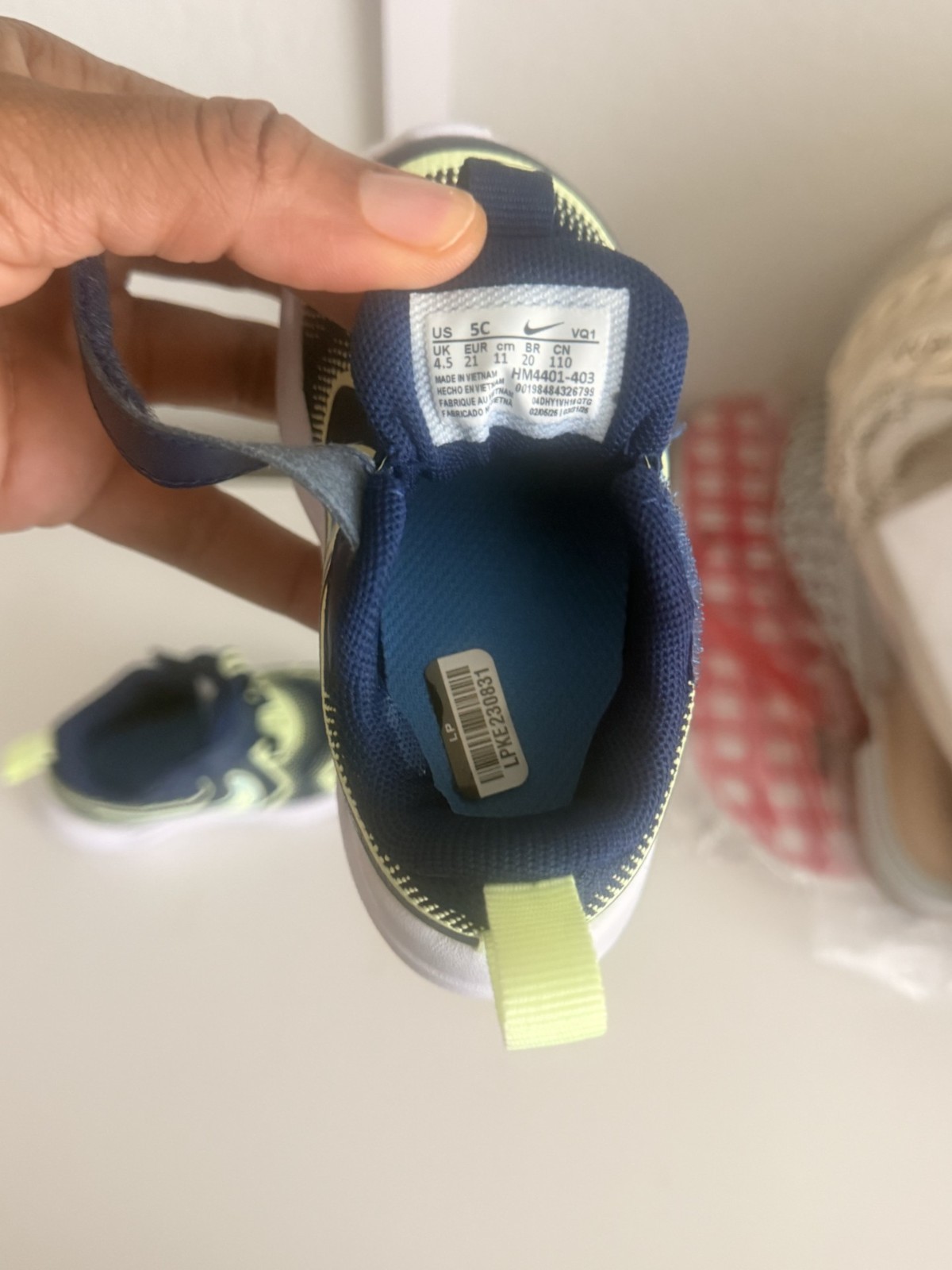 12 ASSORTED SHOES (Women’s, Kids, Sneakers, Sandals, Slippers)