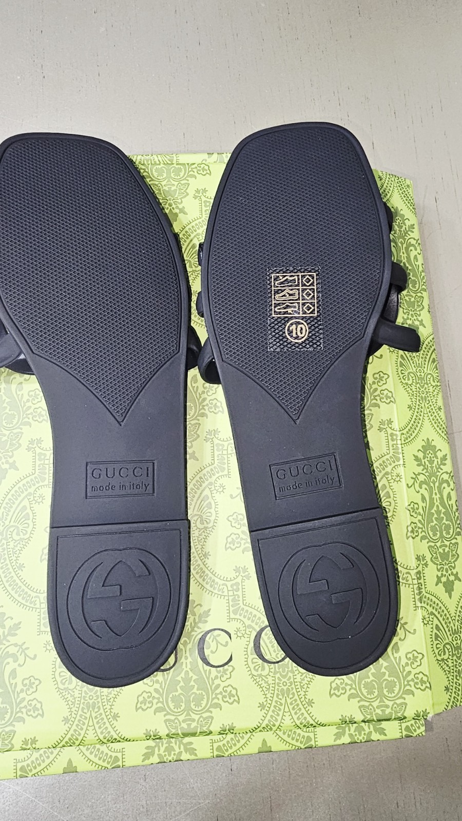 Gucci Women’s Black Rubber Slides Size 10 (GRADE A) Brand New With Box.