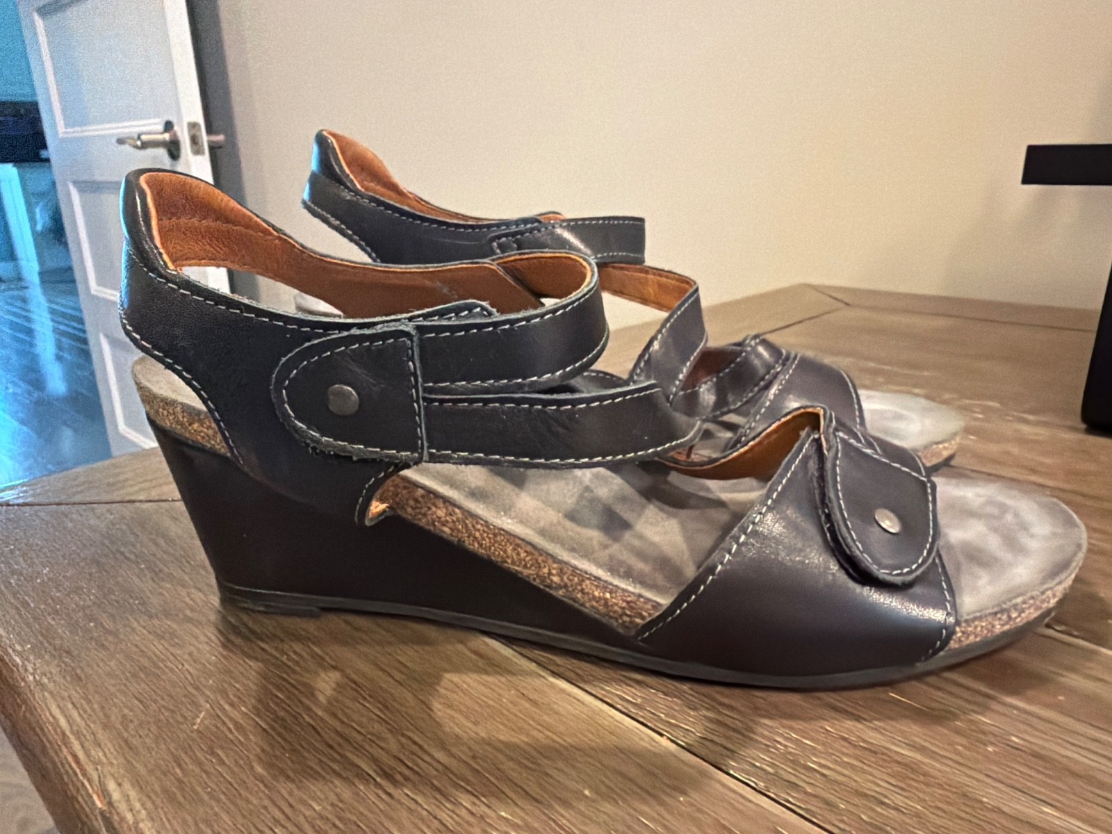 TAOS Wizard Black Strappy Leather Sandals Cork Wedge Women’s EU 41 US 10 – 10.5