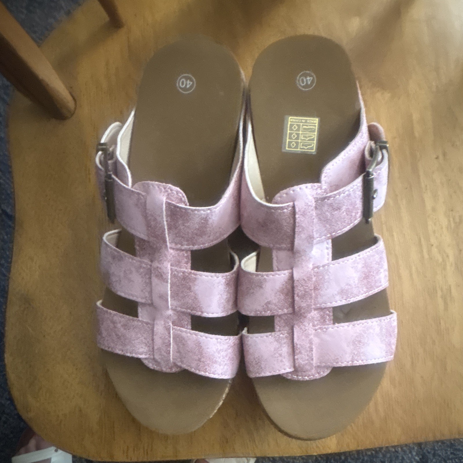 Women’s Pink Strappy Buckle Sandals Flat Rubber Sole Casual Summer US 9