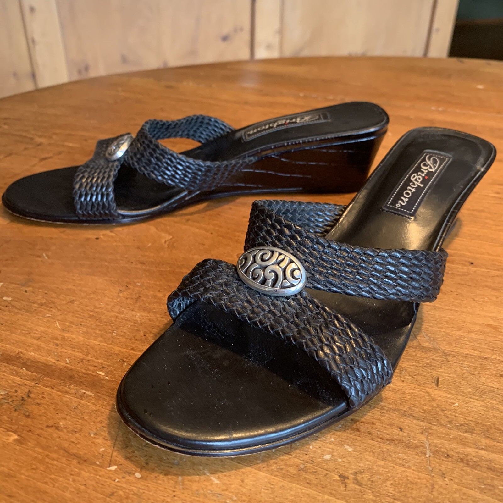 Brighton Bench Made Black Leather Faux Alligator Wedge Women’s 8 M
