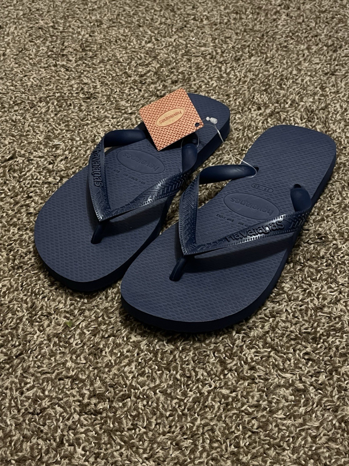 Brand New Women’s Havaiana’s Flip Flops – Navy Blue Size 9/10