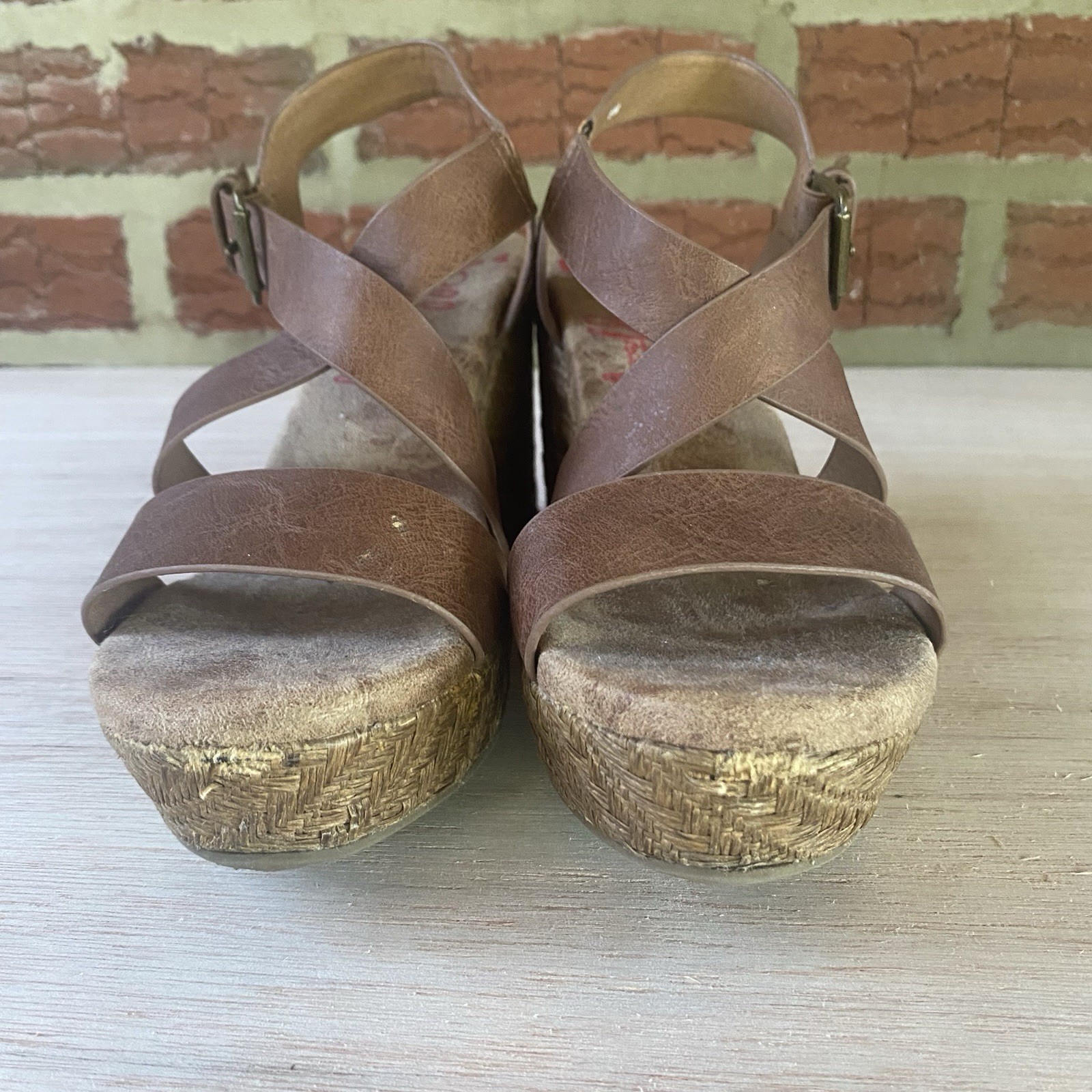 Jellypop Women’s Tahoe Platform Wedge Vegan Leather Cross Strap Sandals Size 8