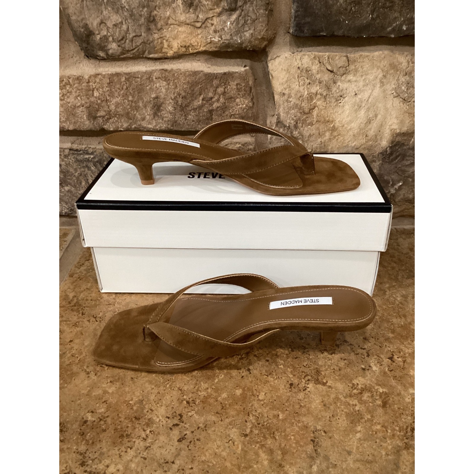 Steve Madden Tracie Chestnut Suede Kitten Heel Thong Sandals Square Toe Brown 8