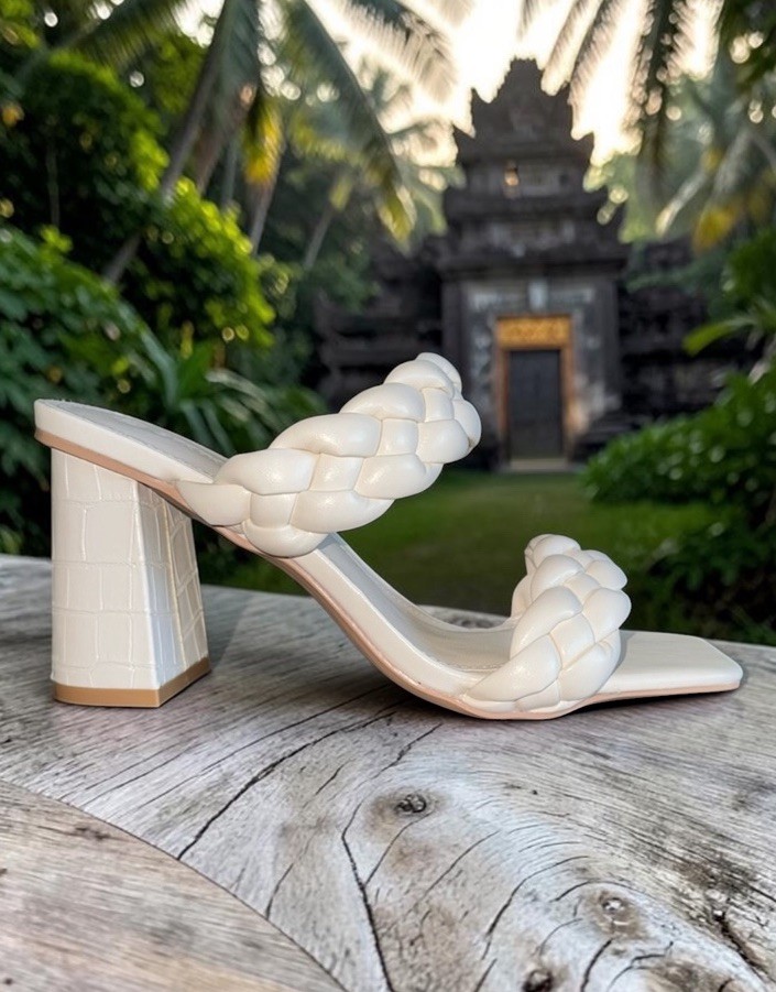 Syktkmx White Braided Block Heel Sandals Women’s Size 7.5 Square Toe NWOT