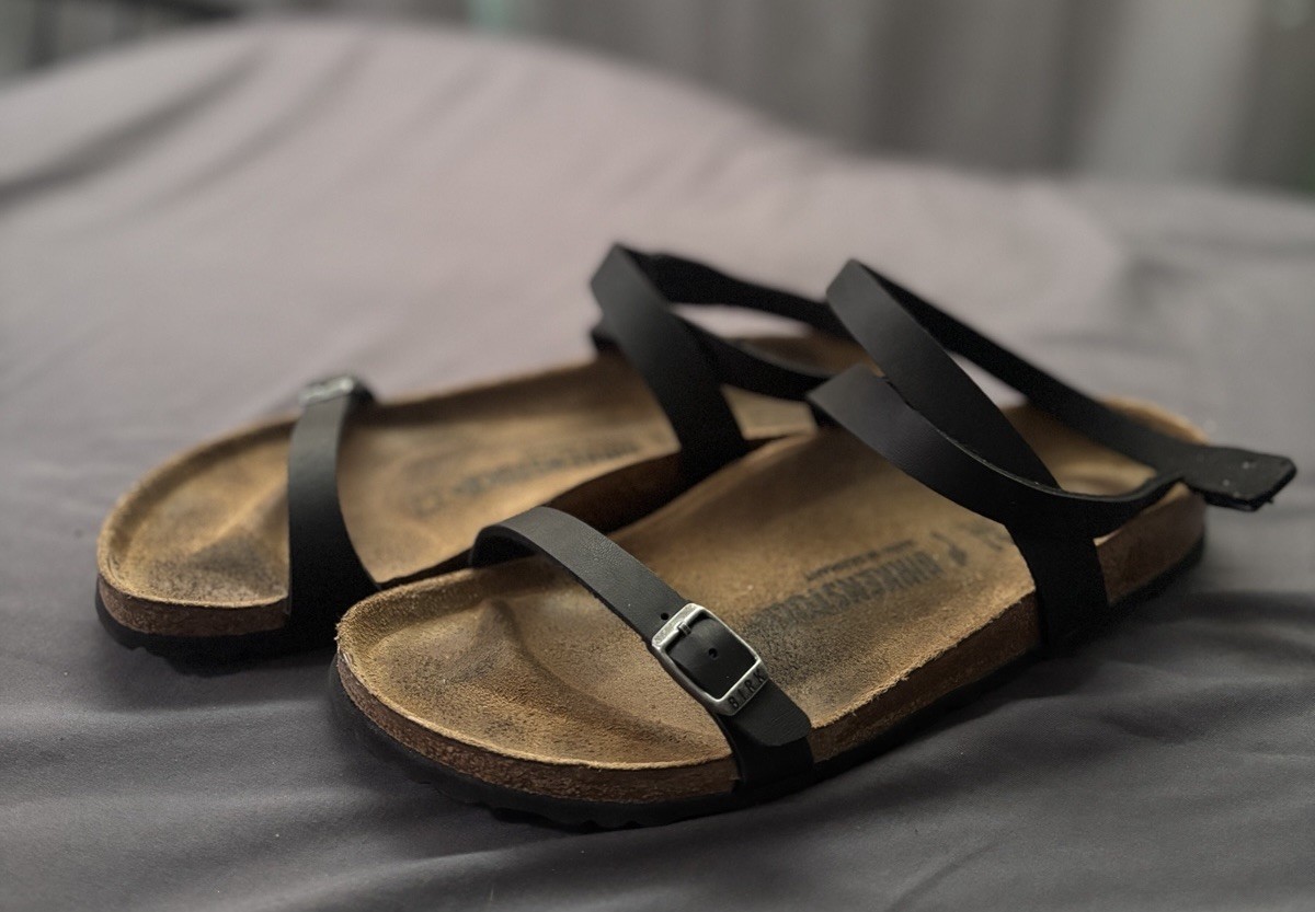 Birkenstock Womens Size 41 Mayari Birko-Flor Black Leather Toe Loop Sandals