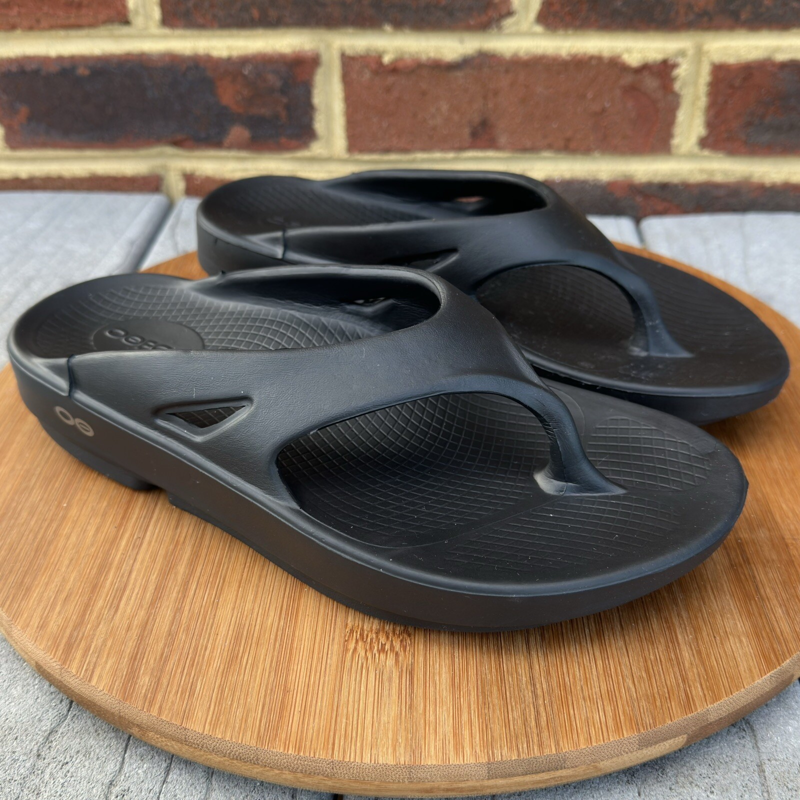 OOFOS Original Flip Flops Womens Size 7 Thong Ooriginal Recovery Sandals Comfort