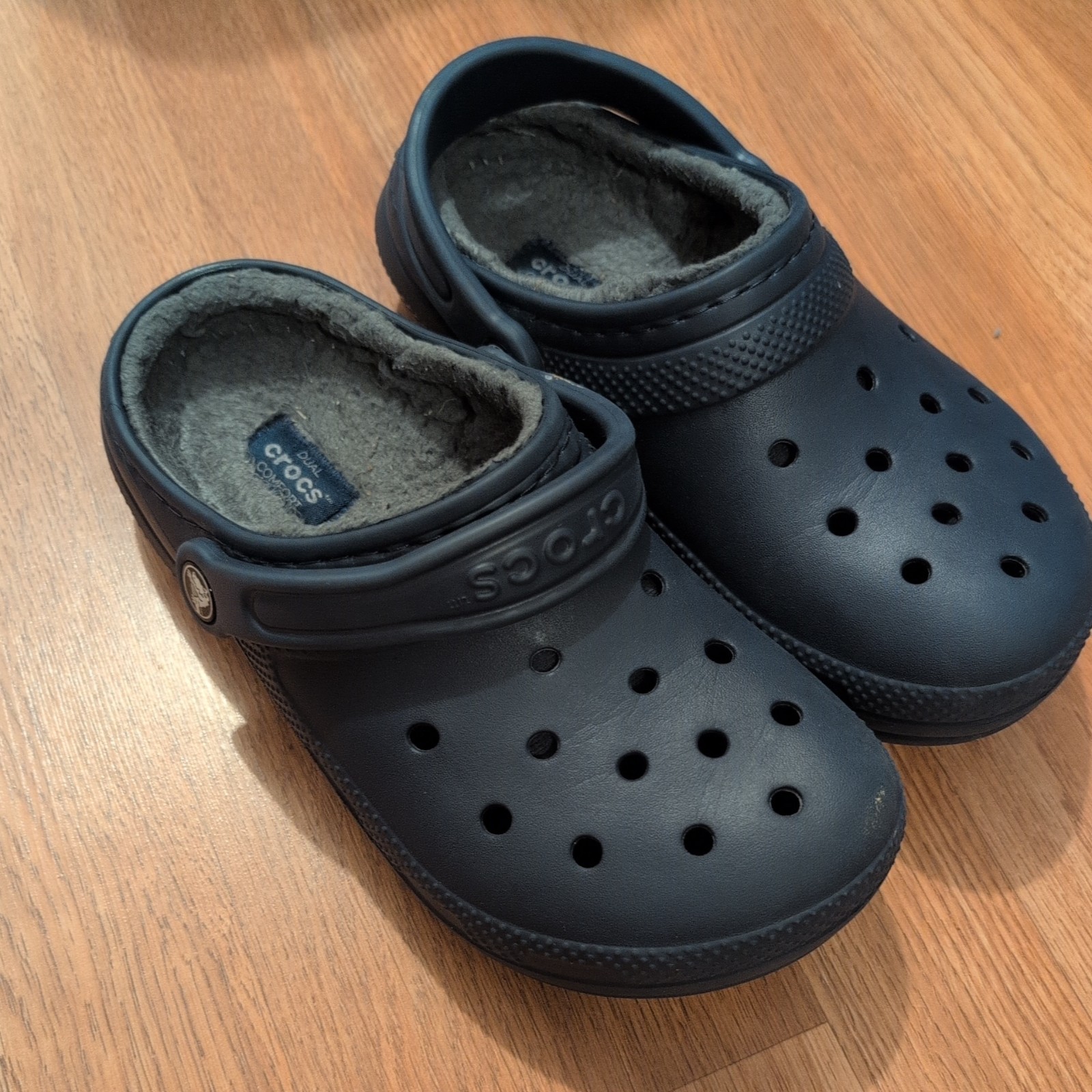 Crocs Clogs Size Men 4 Women 6 Classic Fuzzy Lined Shoe Blue On Comfort Sandal