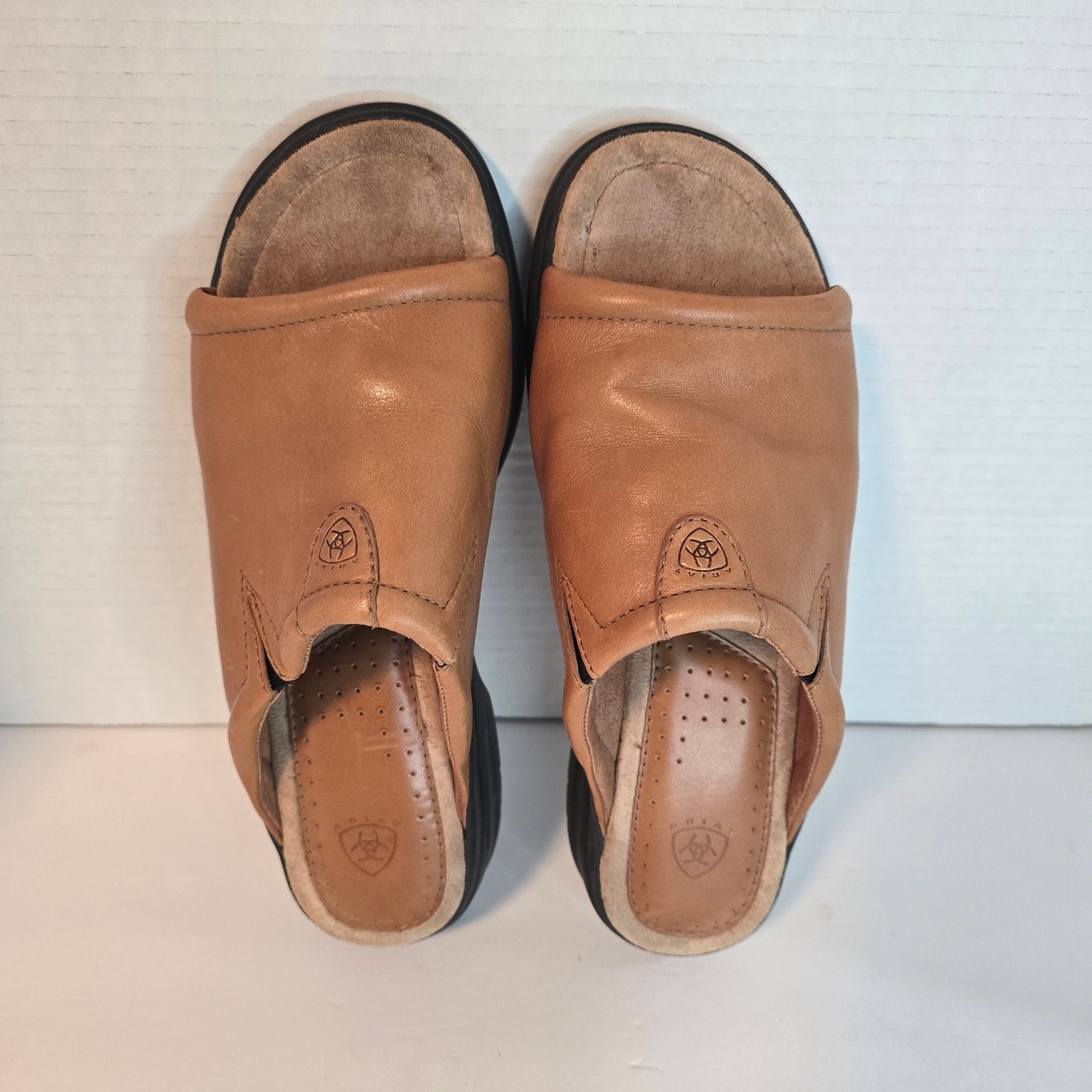 ARIAT BRIDGEPORT LEATHER SANDALS, SIZE 8