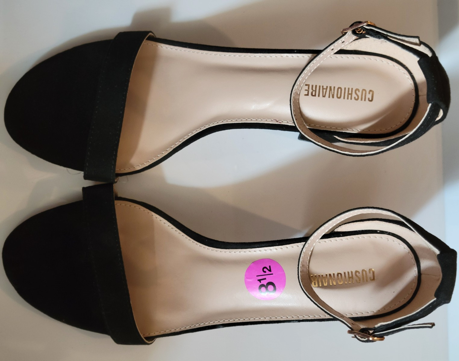 Cushionaire Women’s Black Solid Ankle Strap Buckle Block Sandals Size 8.5M