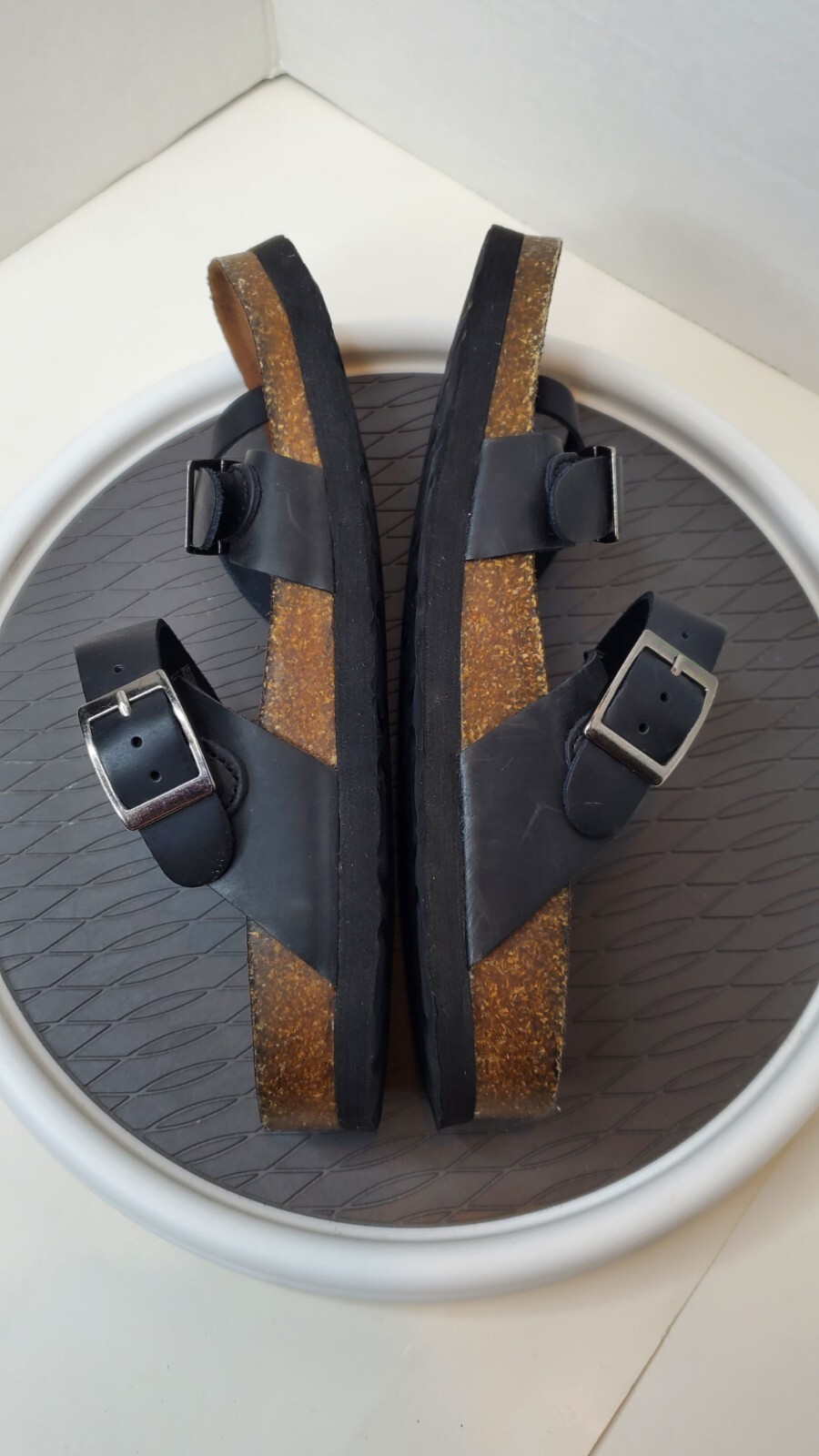 Mountain Sole Easy Slip-On Size 8 Womens Black Leather Sandal *MODERATE WEAR*