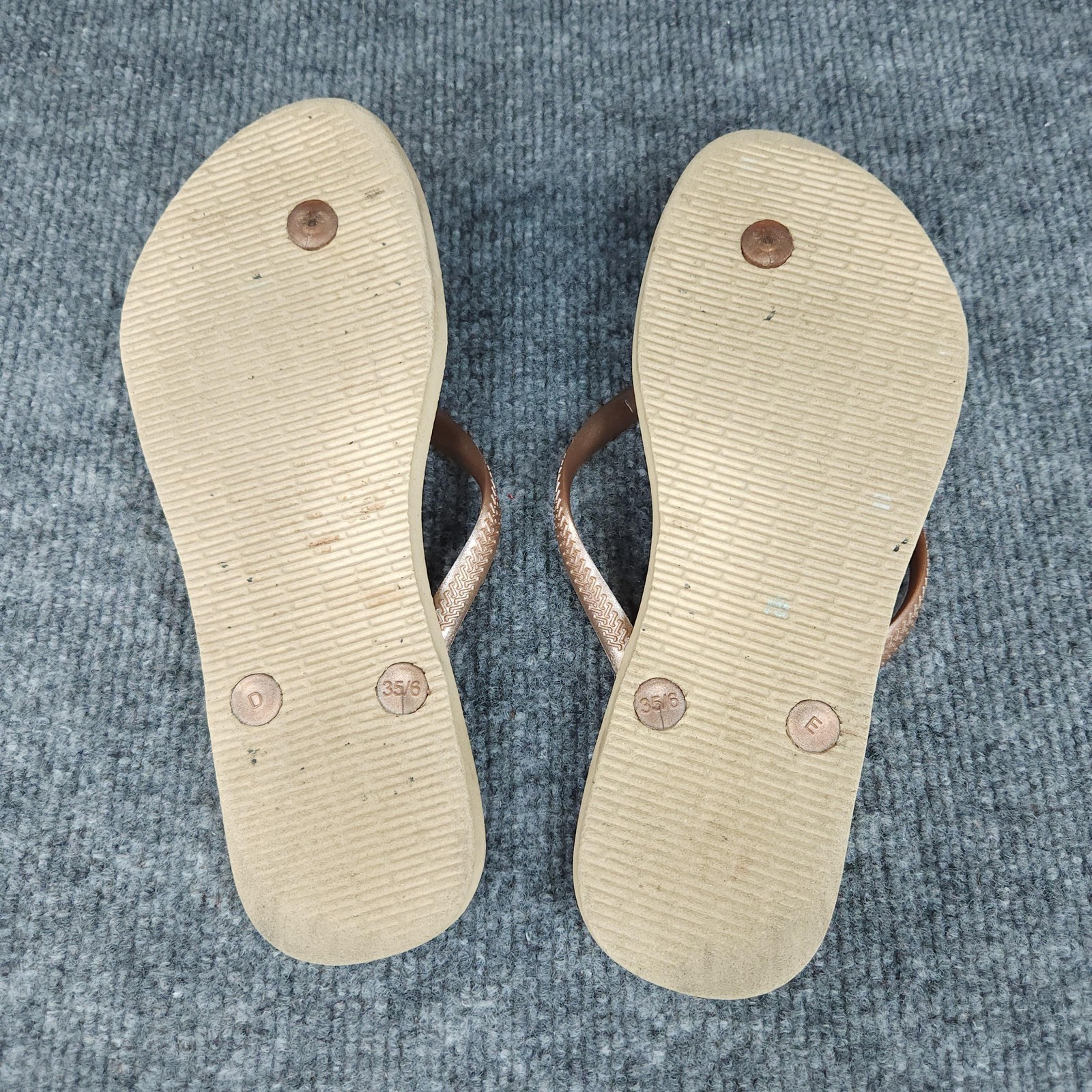 Havaianas Shoes Womens Size 6 Flip Flops Sandals Casual Summer Paisley Beach
