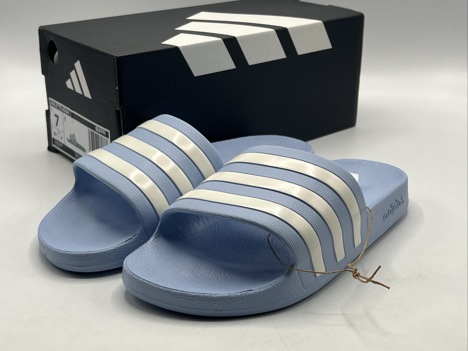Adidas Women’s Size 7 Blue Adilette Slides Sandals IE8919 Brand New!