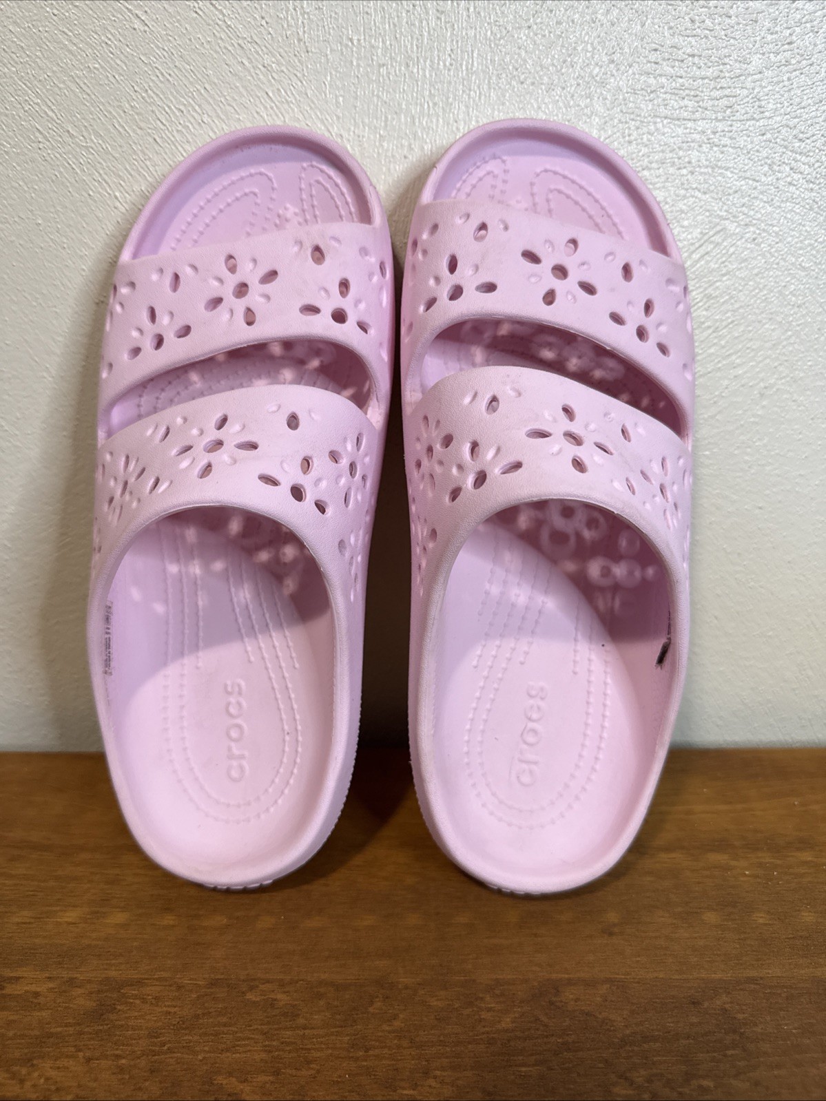 Crocs Women’s Classic Cut Out Floral Slide Sandals Milk Pink Size 11 Beach Water