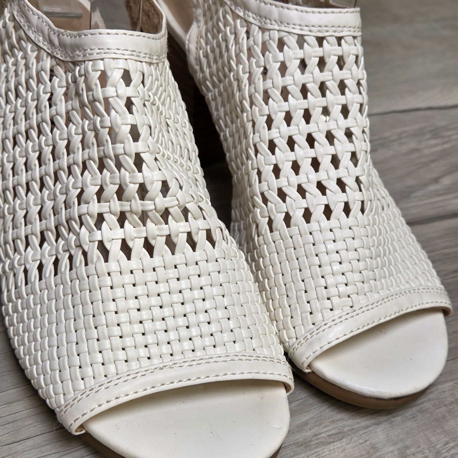 Sonoma Vitalize Ortholite Women 6 White Woven Slingback Peep-toe Block Sandals